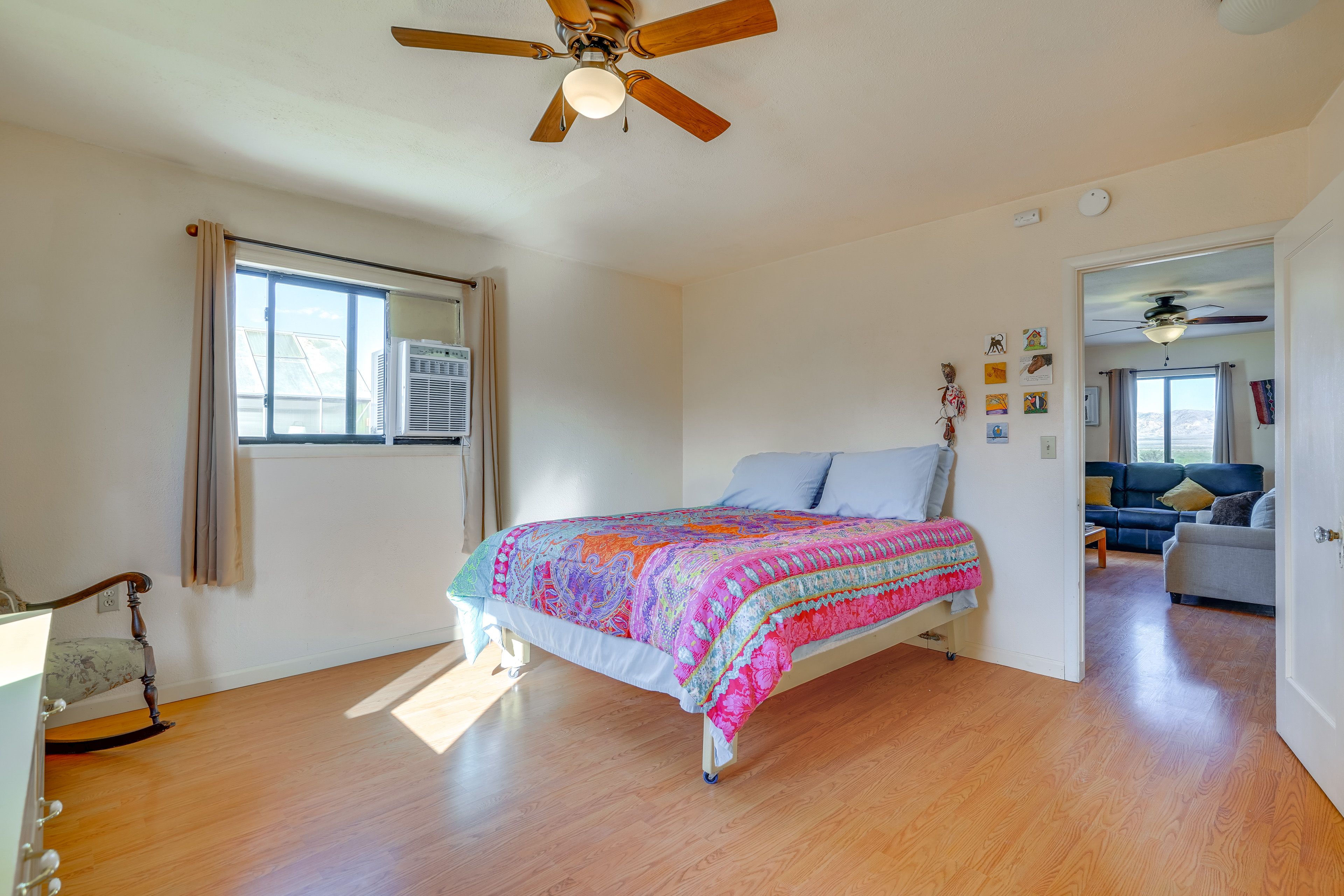 Bedroom Suite | Queen Bed