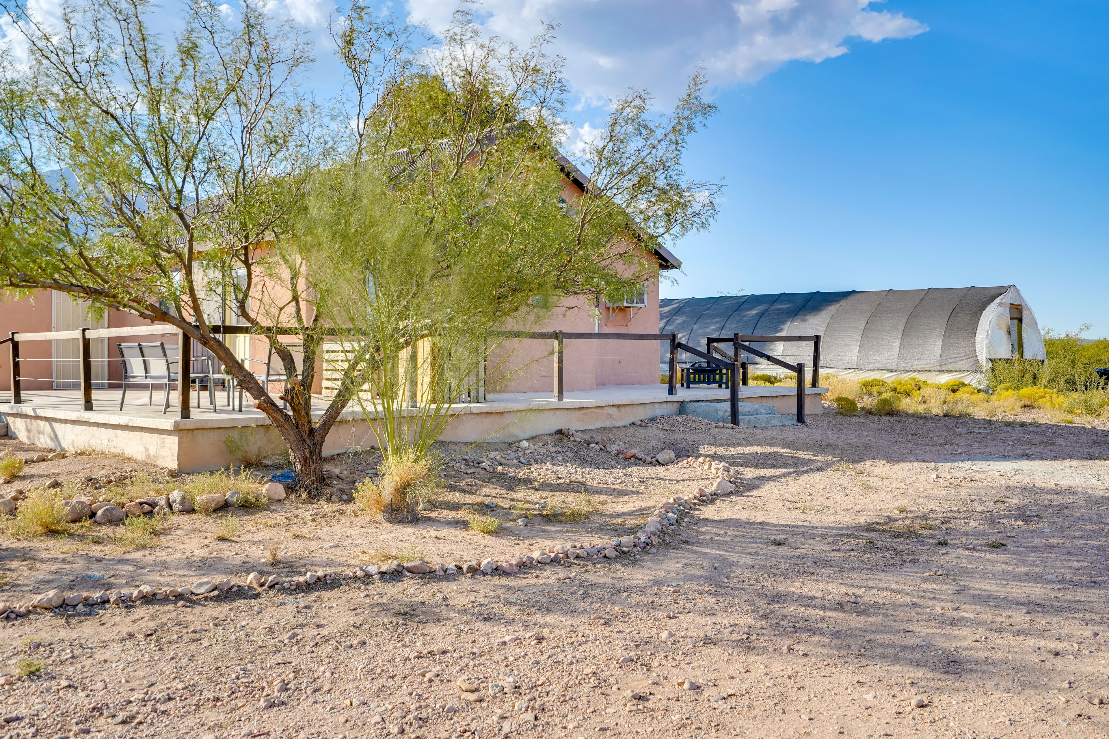 Parking | Driveway (5 Vehicles) | RV/Trailer Parking