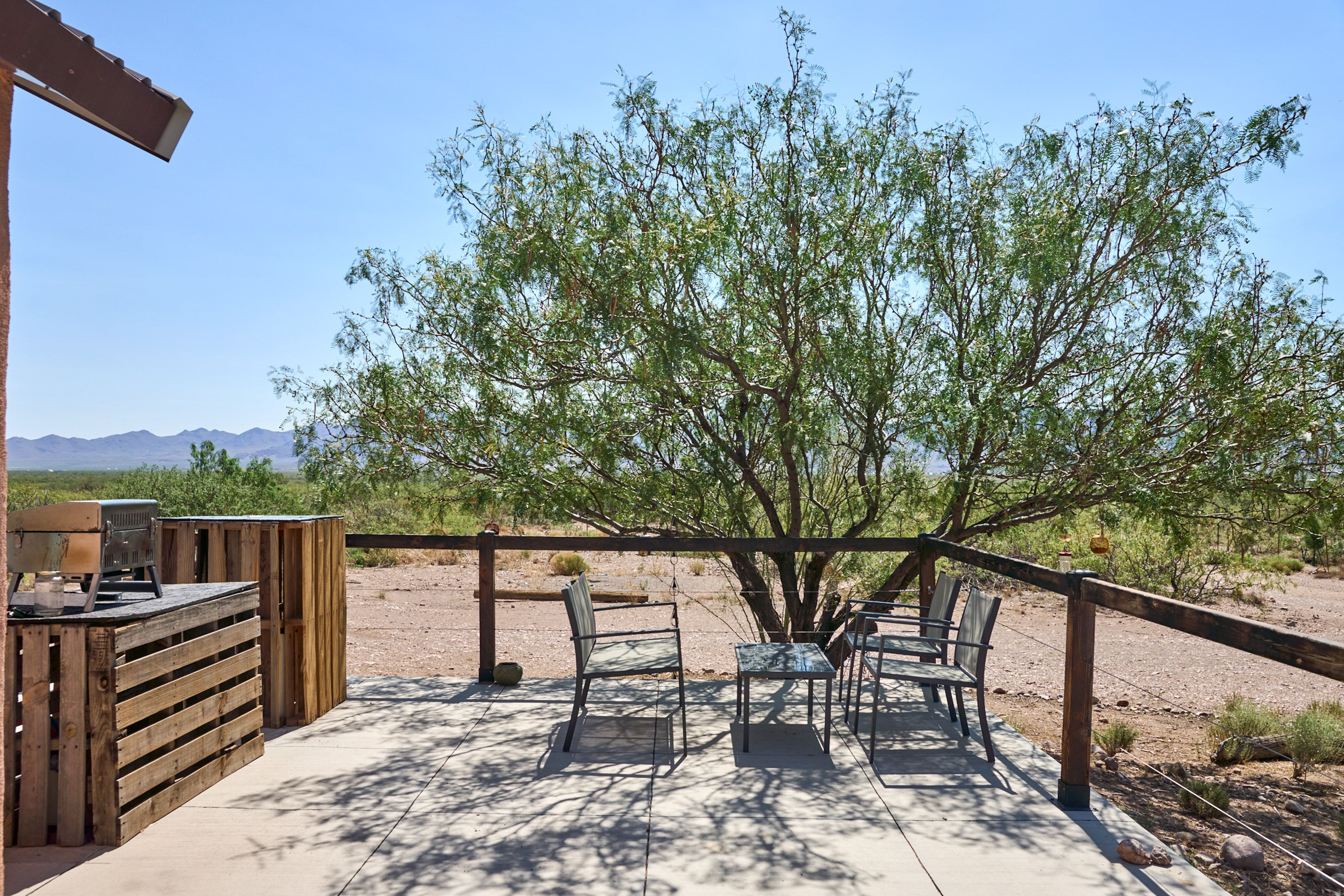 Private Furnished Deck | Gas Grill