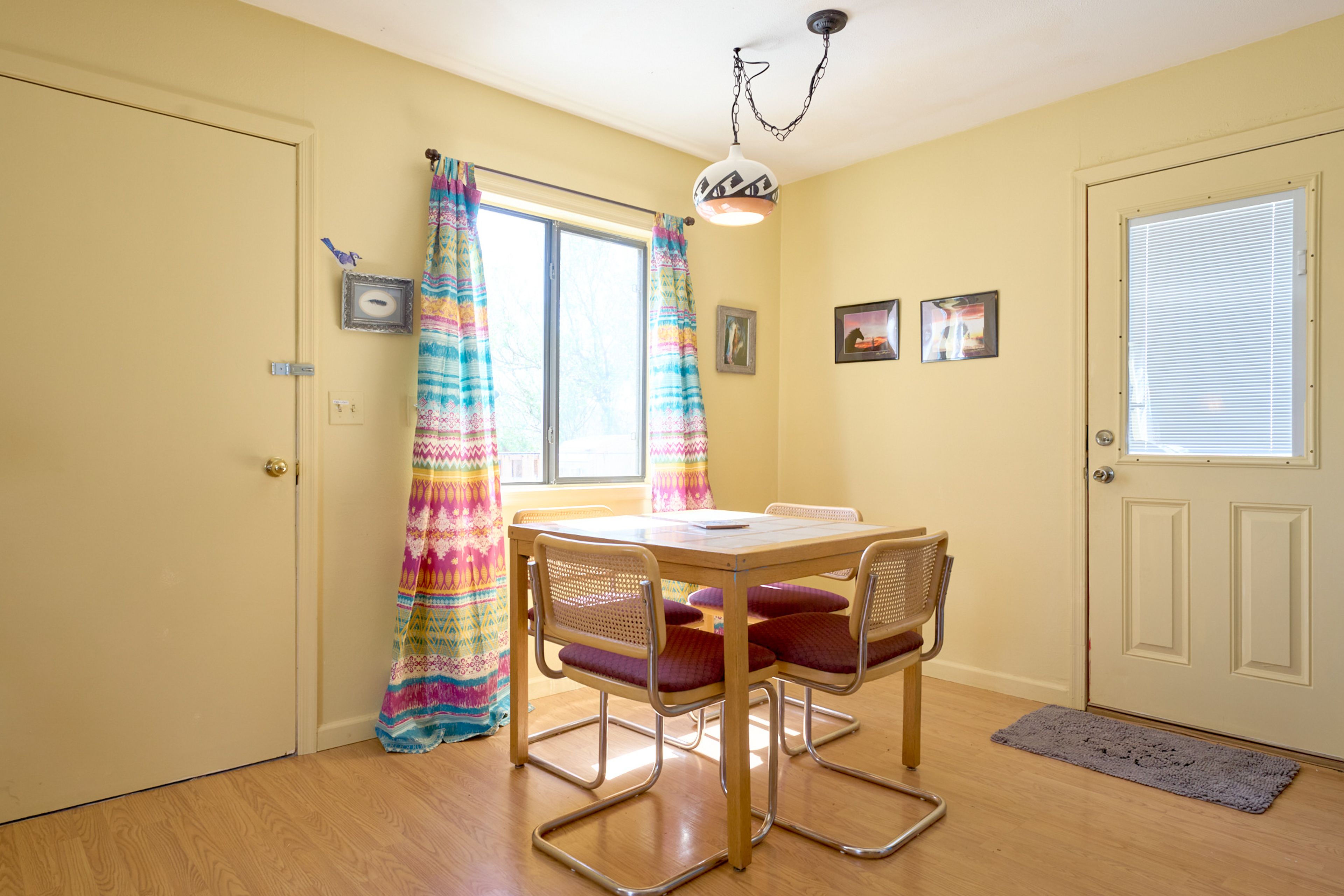 Dining Area | Dishware/Flatware Provided