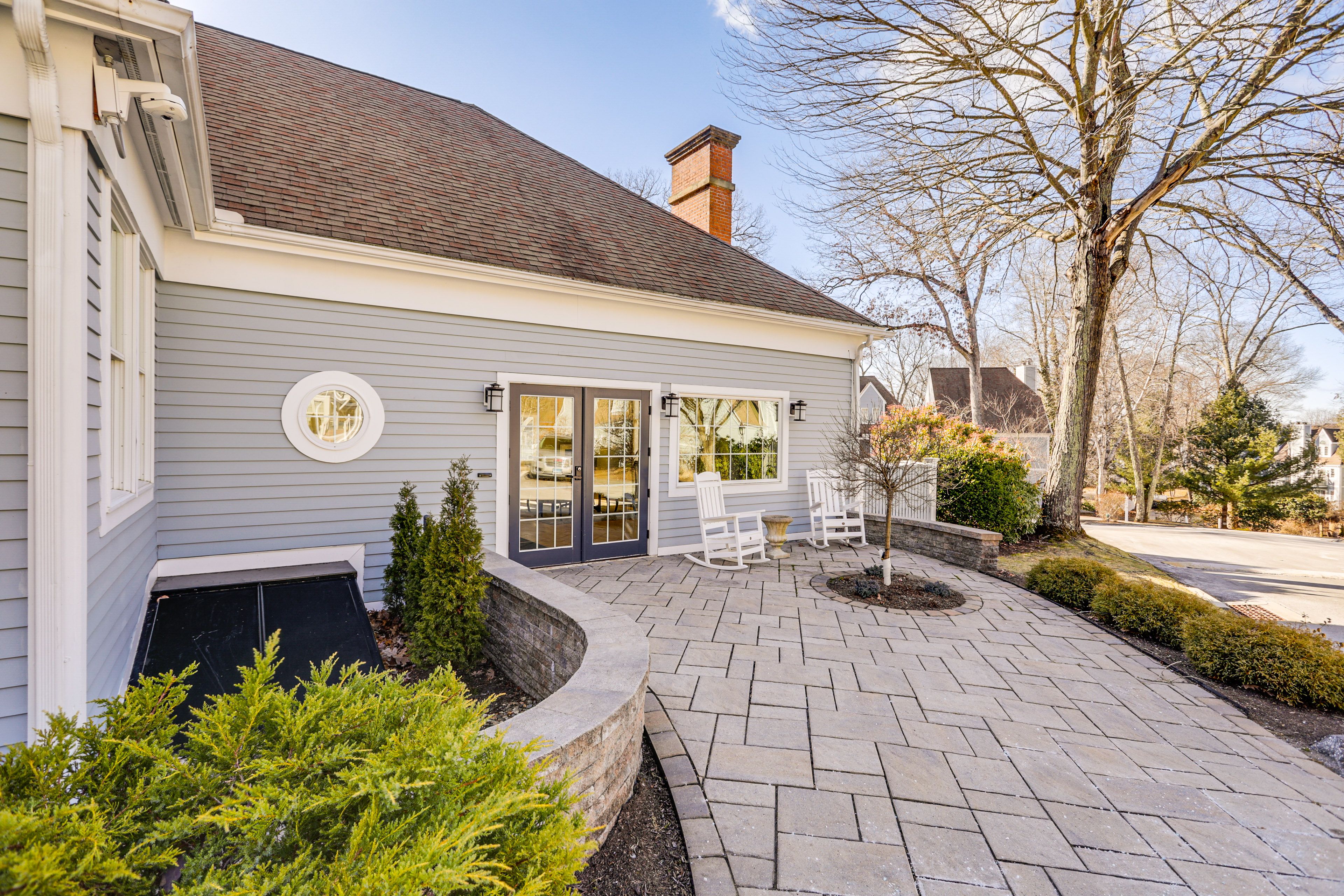 Community Amenities | Clubhouse | Outdoor Pool | Indoor Hot Tub & Sauna