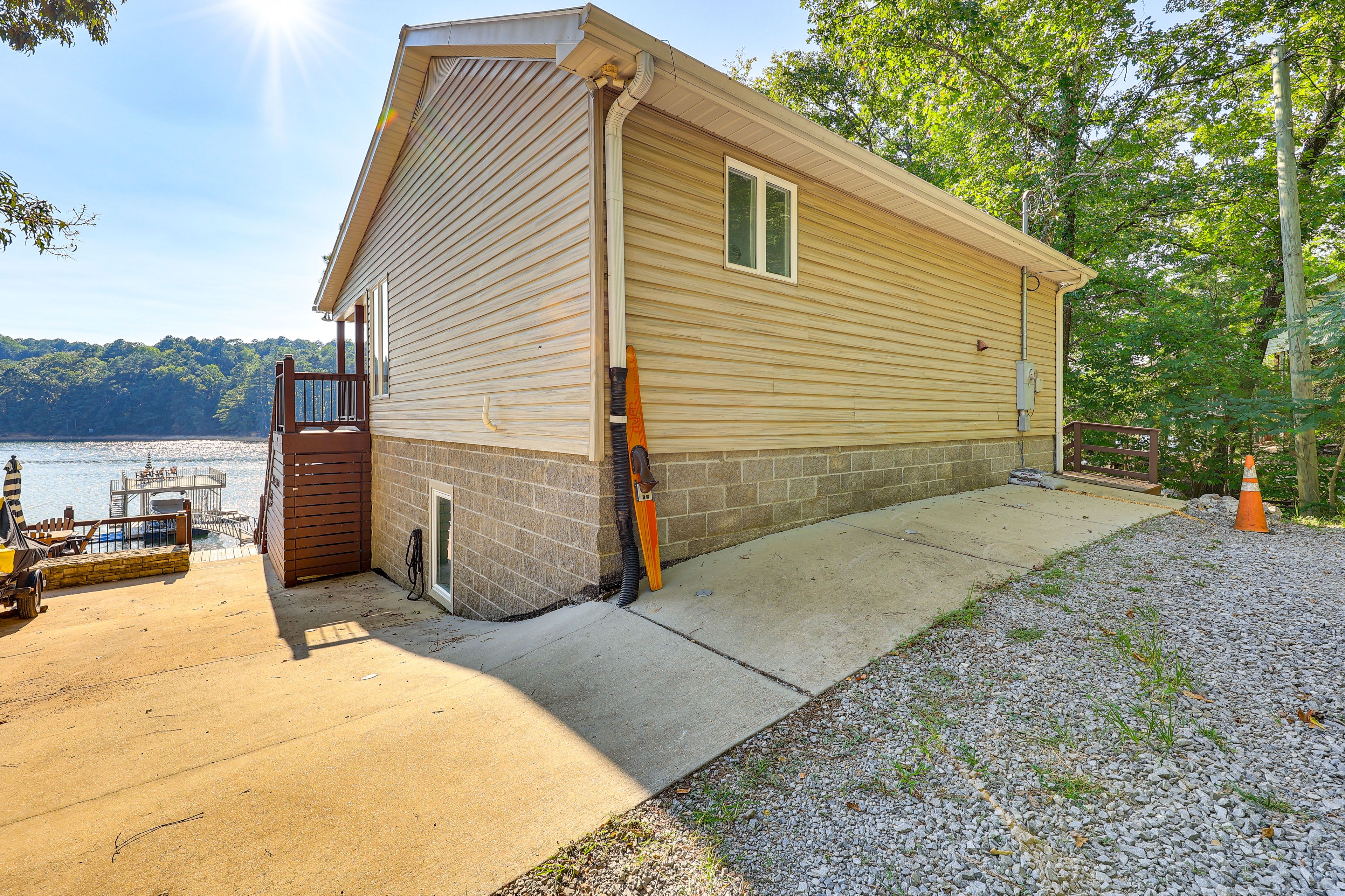 Exterior | Driveway (2 Vehicles)