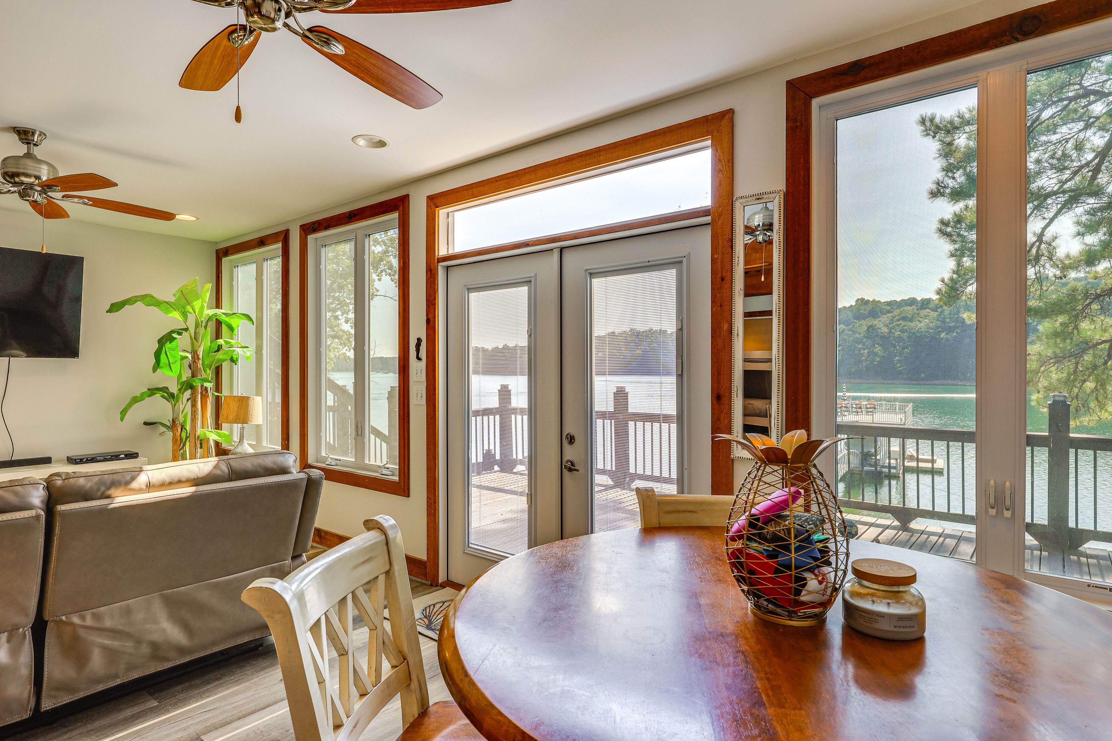 Dining Area | Dishware/Flatware Provided | Lower Level