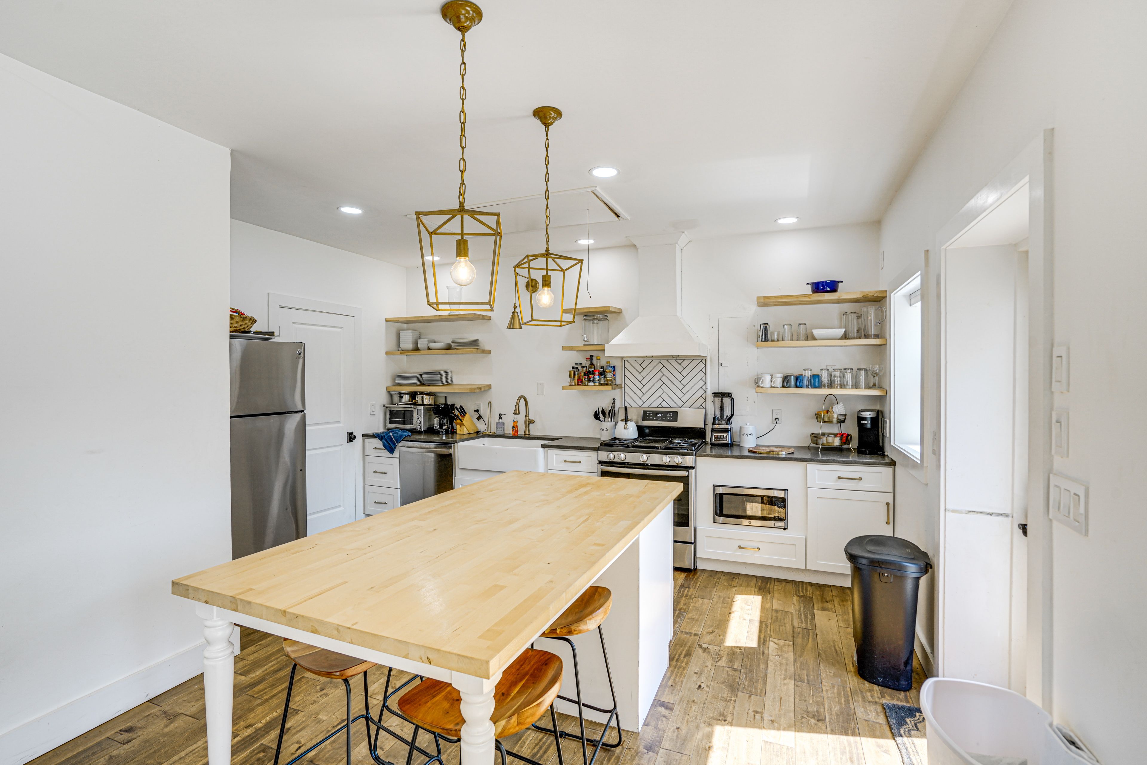 Kitchen | Keurig & Drip Coffee Makers | Dishwasher | Cooking Basics