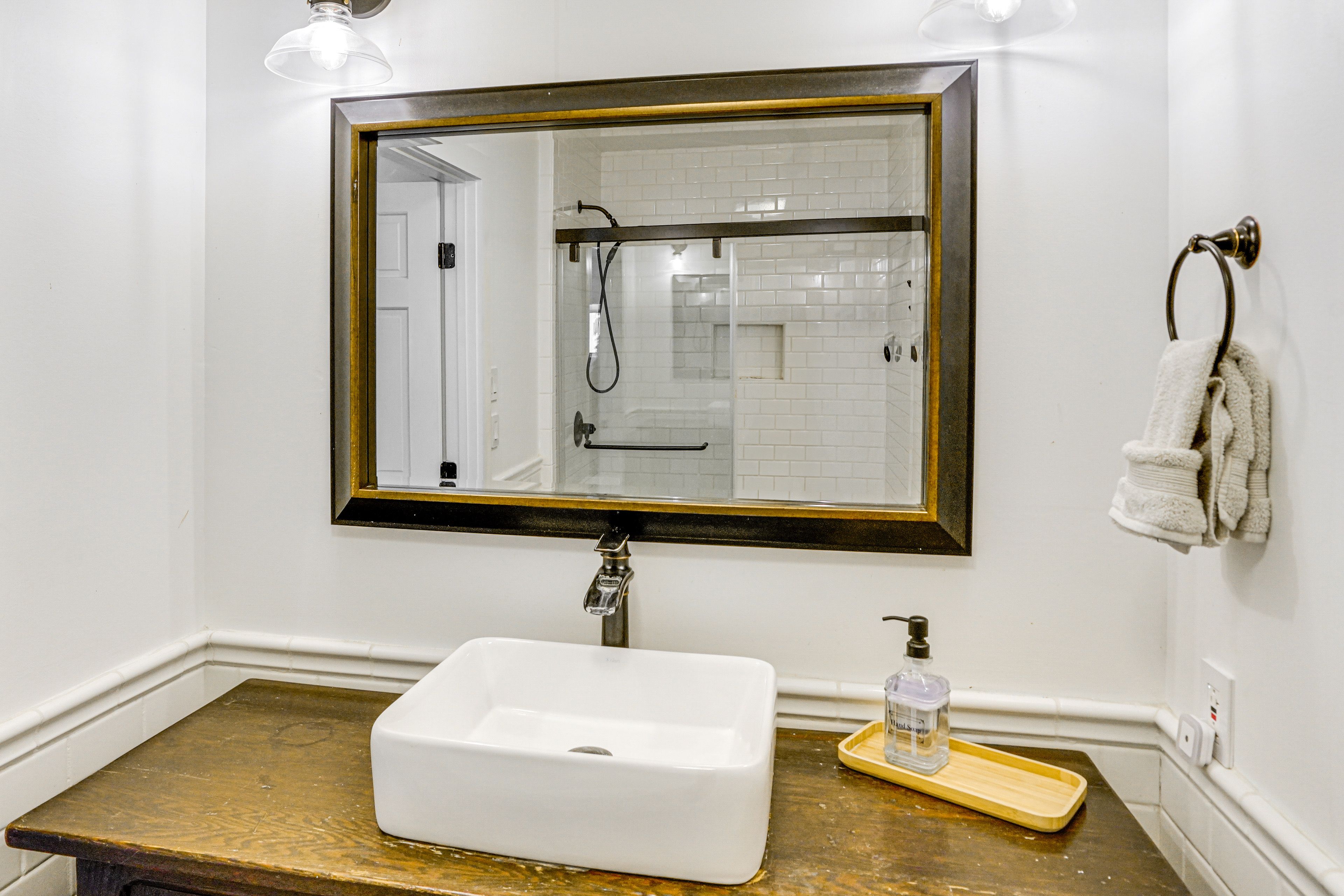 En-Suite Bathroom | Towels Provided | Complimentary Toiletries