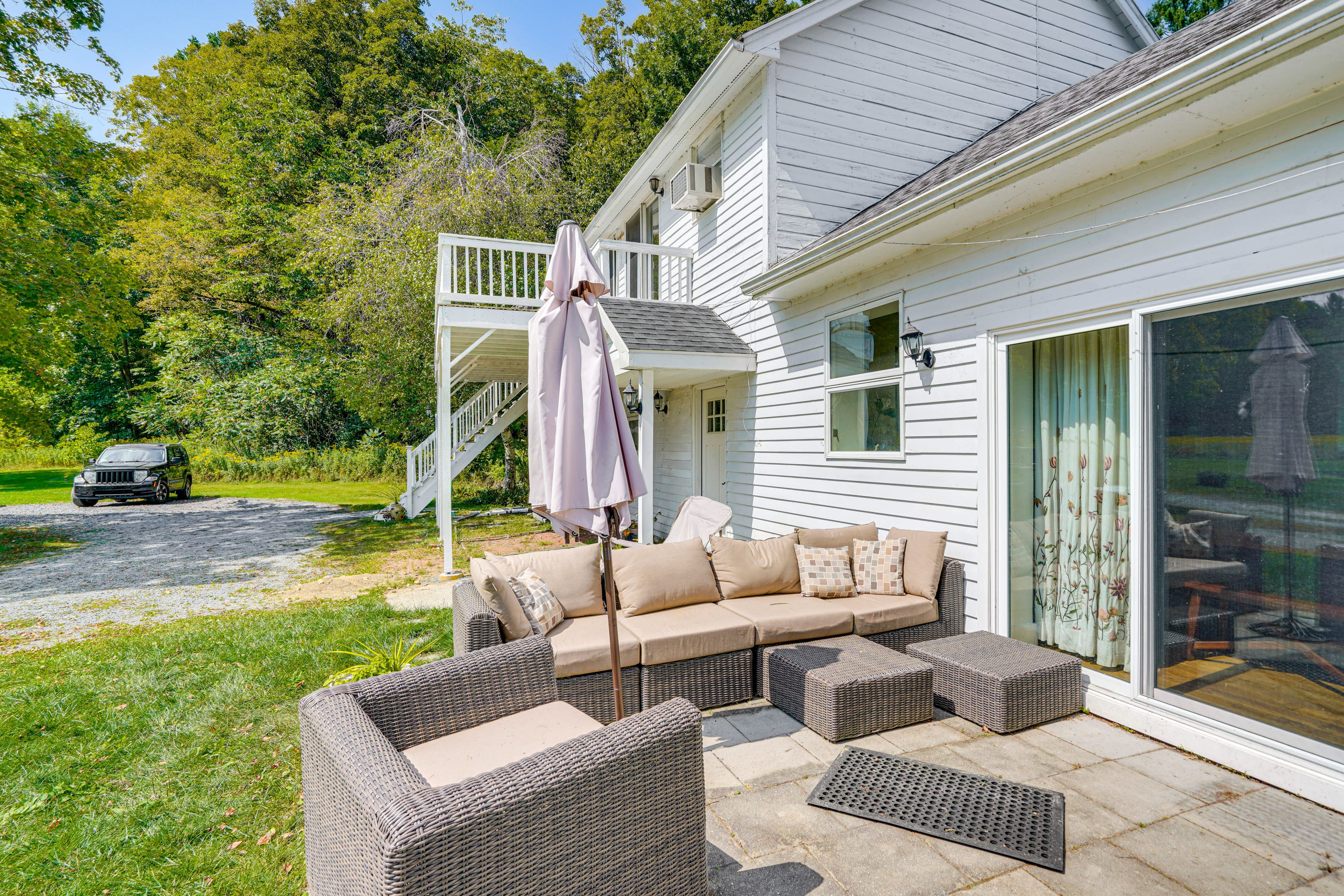 Patio | Seating | Dining Area | Mountain View