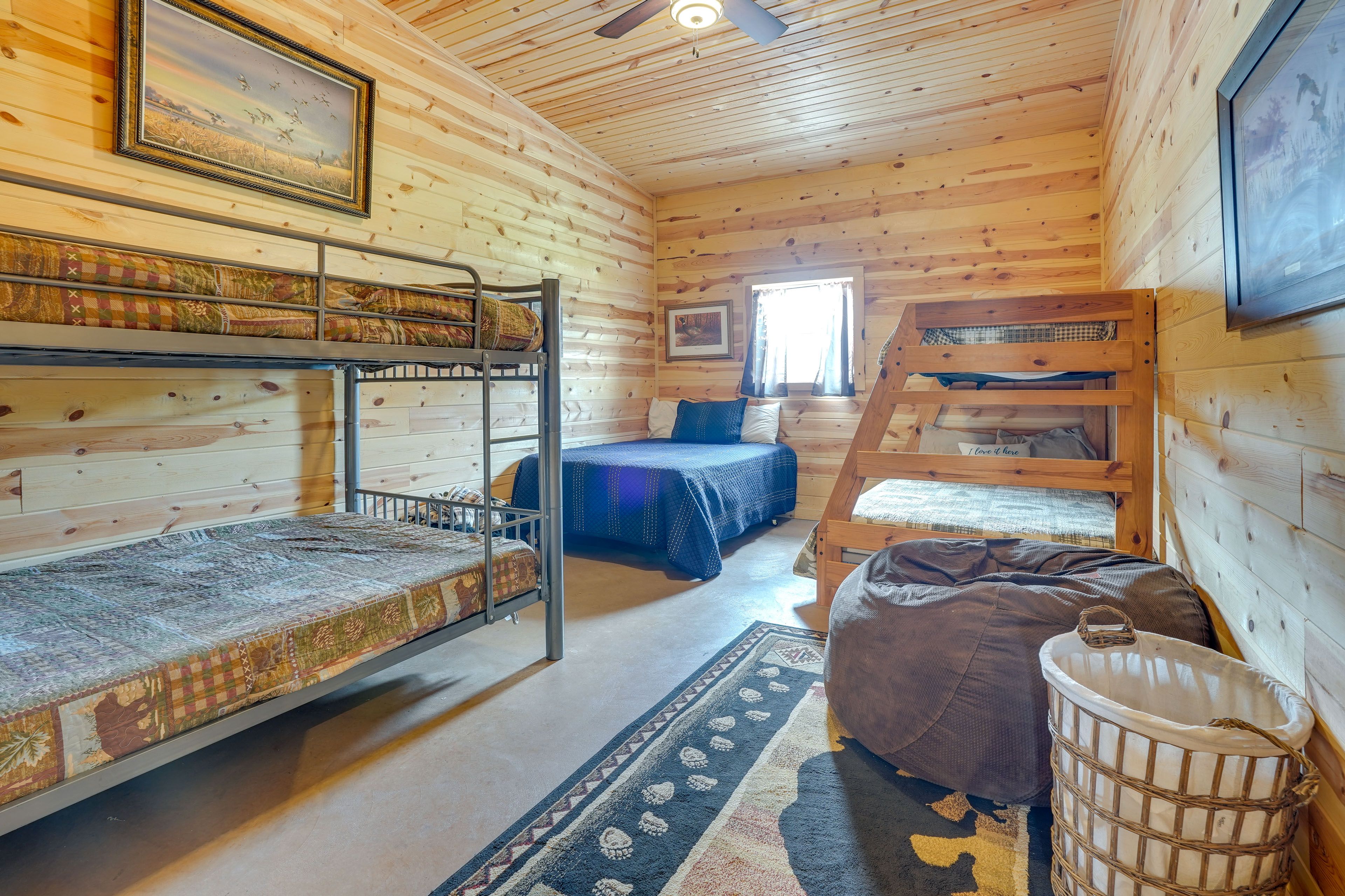 Bedroom 2 | Queen Bed | Queen Bunk Bed | Twin/Full Bunk Bed