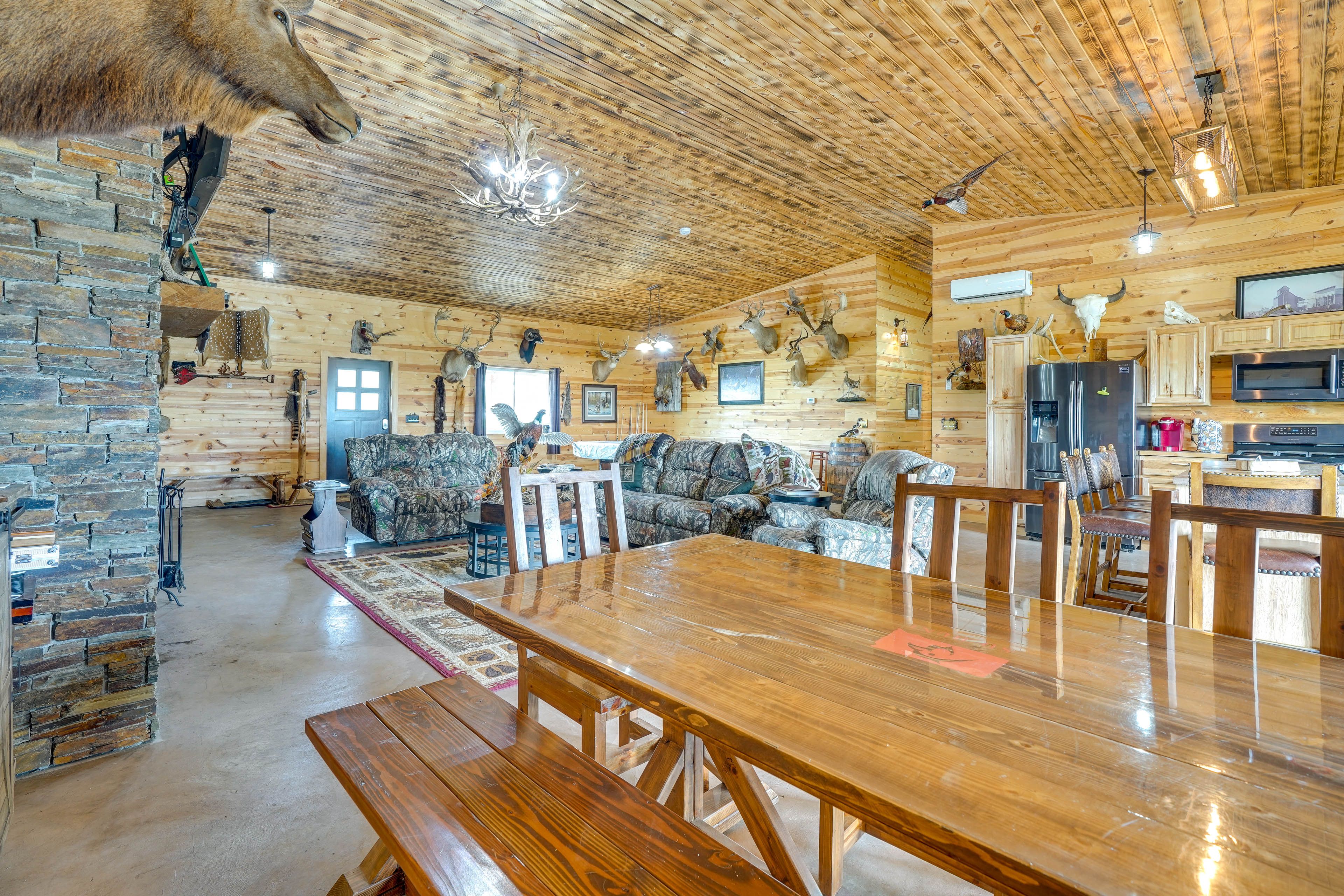 Dining Area | Dishware & Flatware
