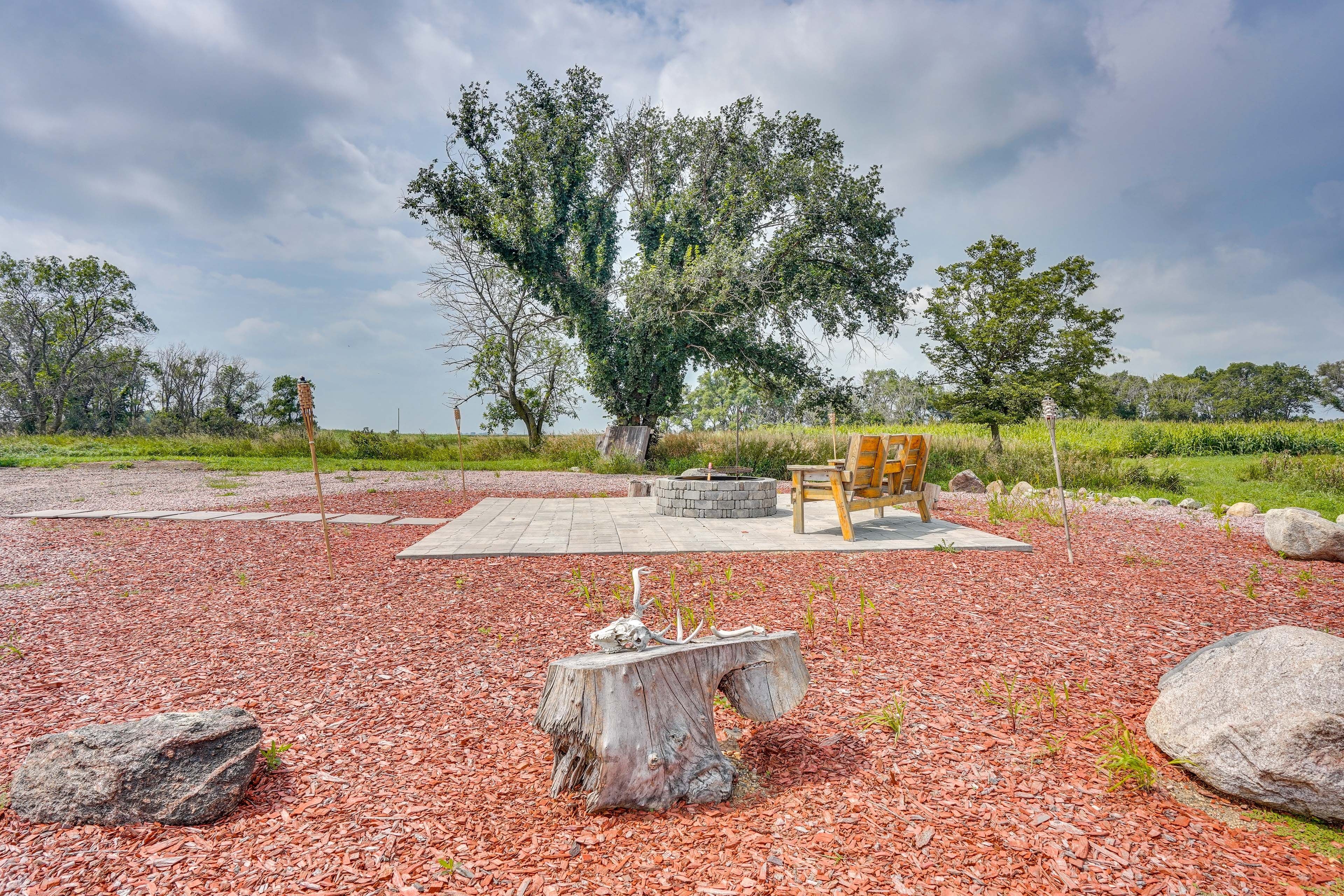Suncatcher Acres Lodge | Fire Pit