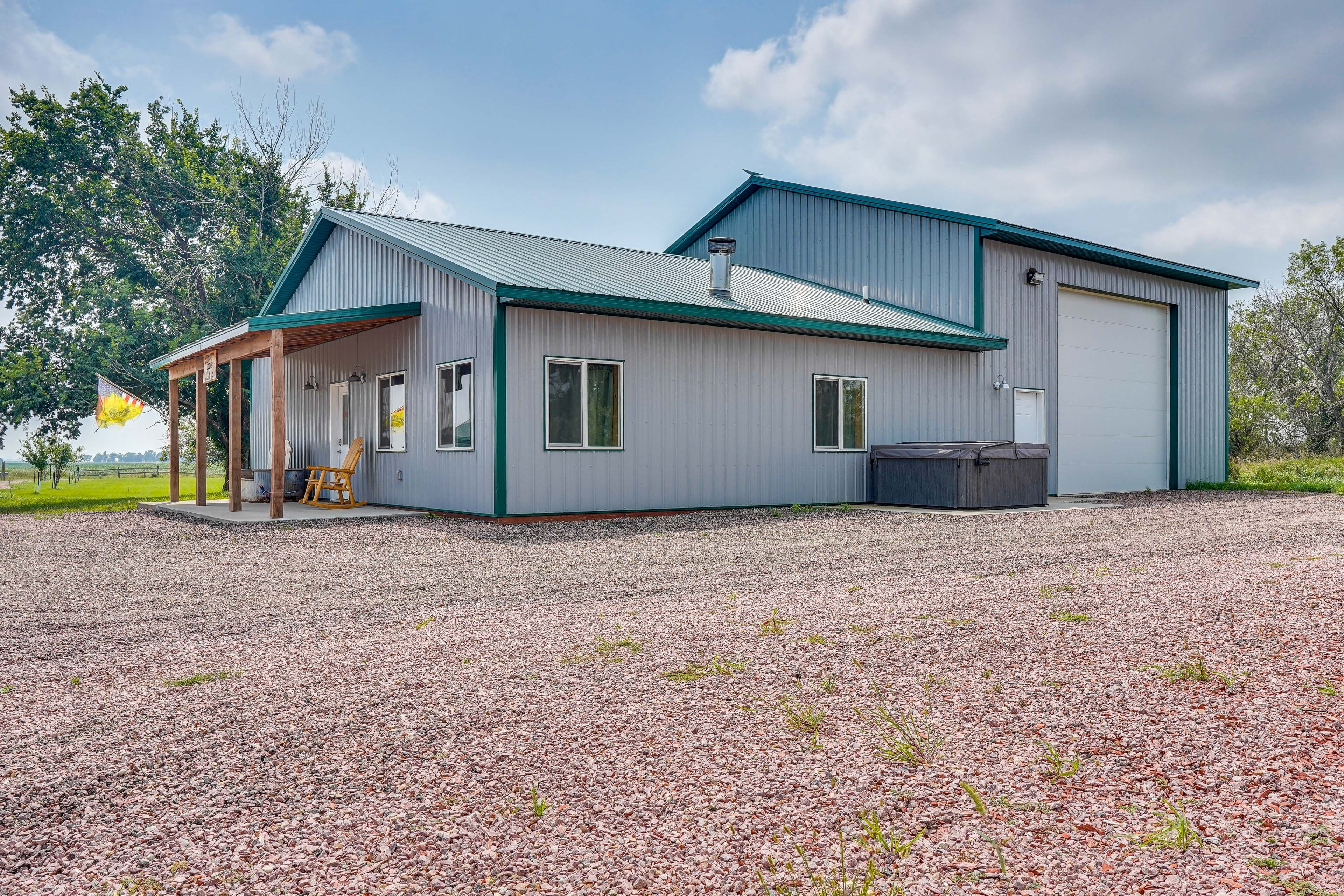 Parking | Driveway (5 Vehicles) | RV/Trailer Parking