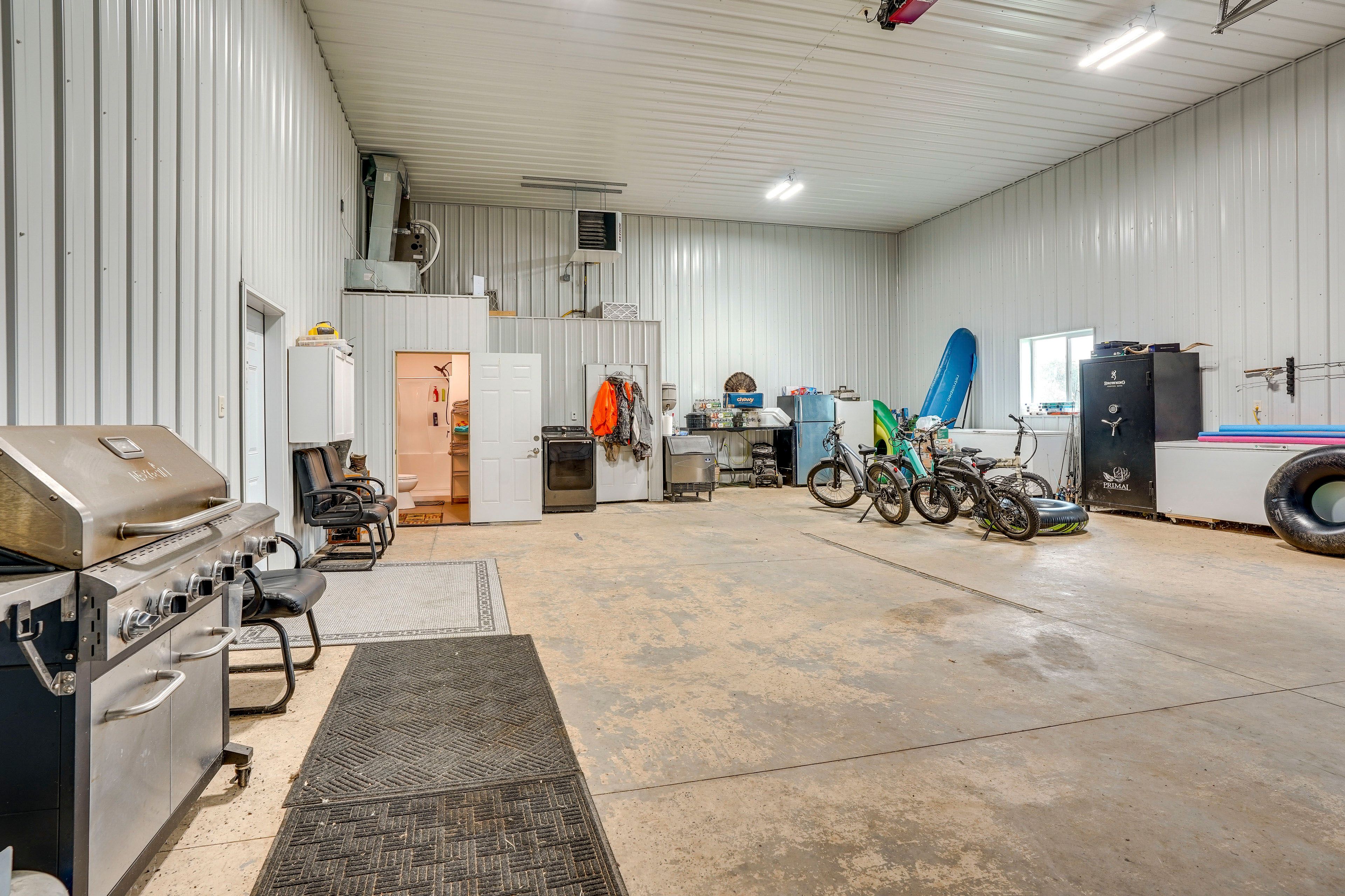 Suncatcher Acres Lodge | E-Bikes | Grills