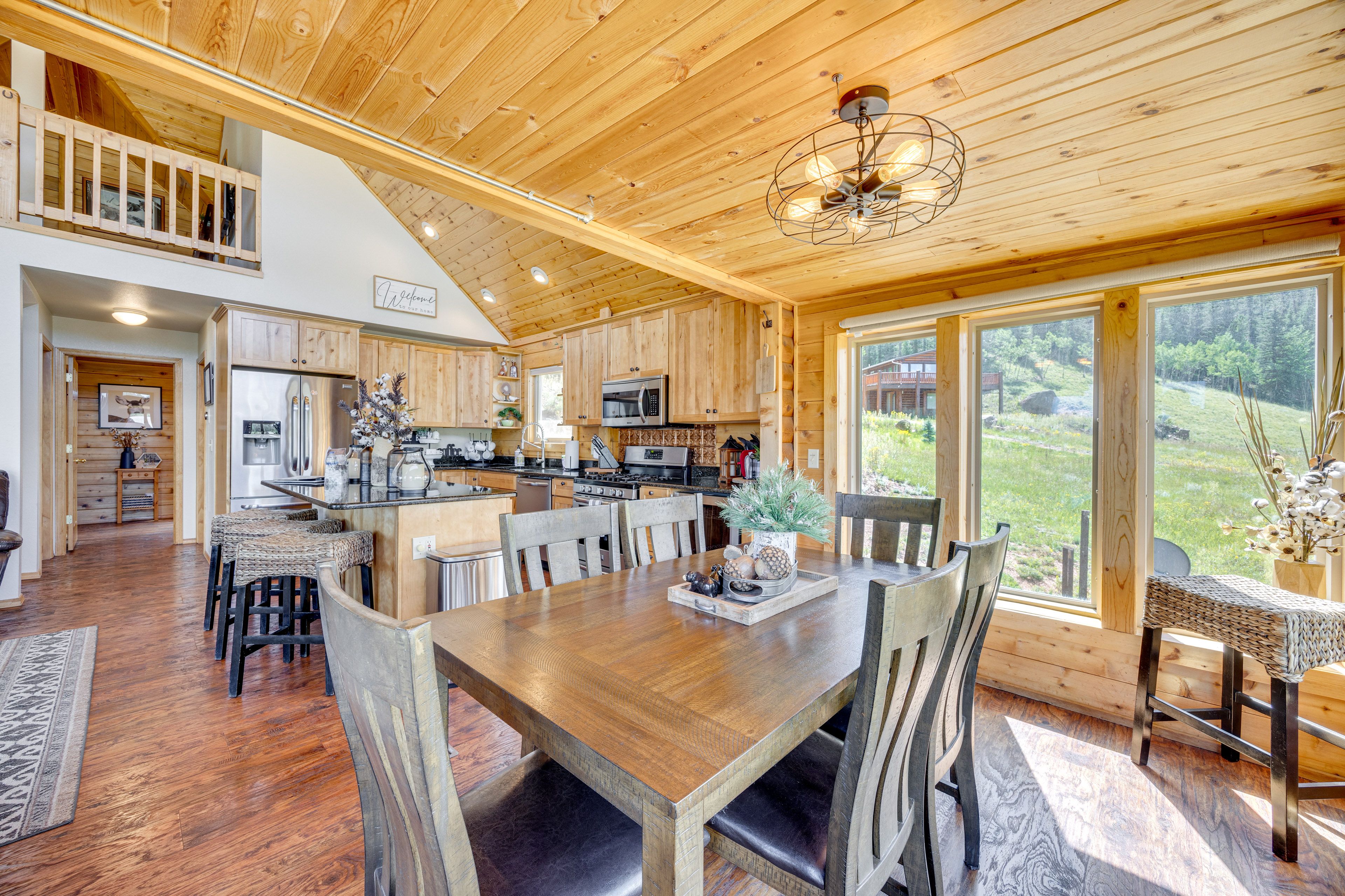 Dining Area | Main Level