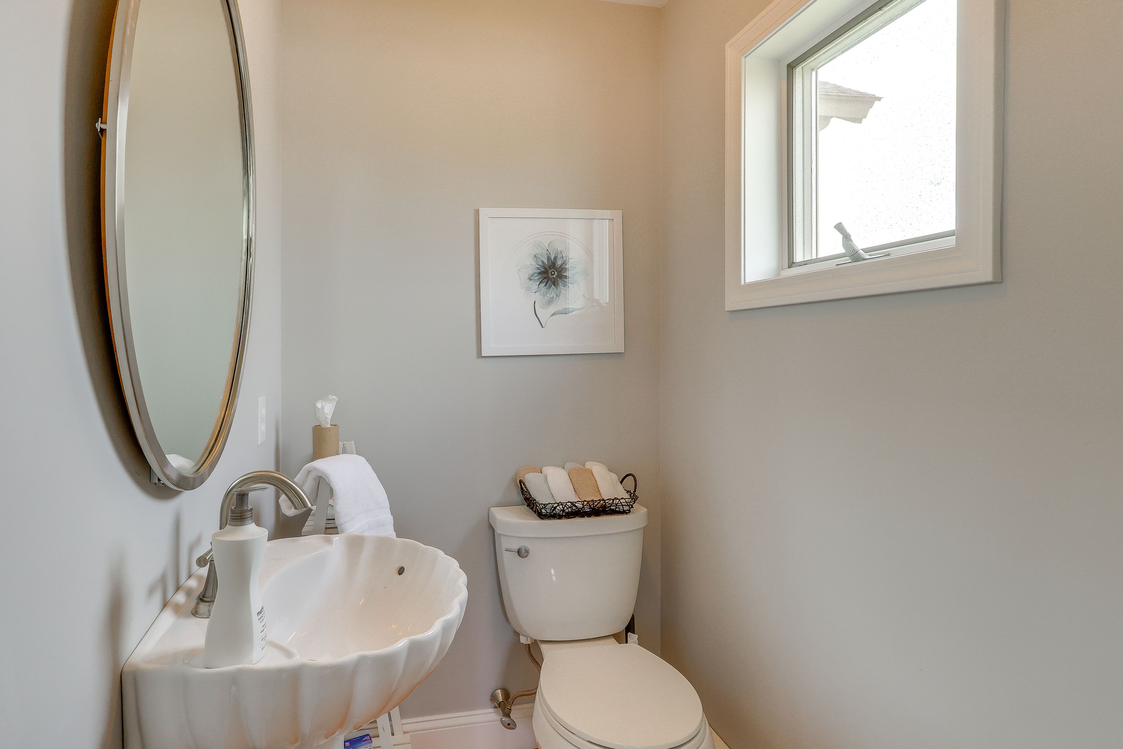 Half Bathroom | Main Level