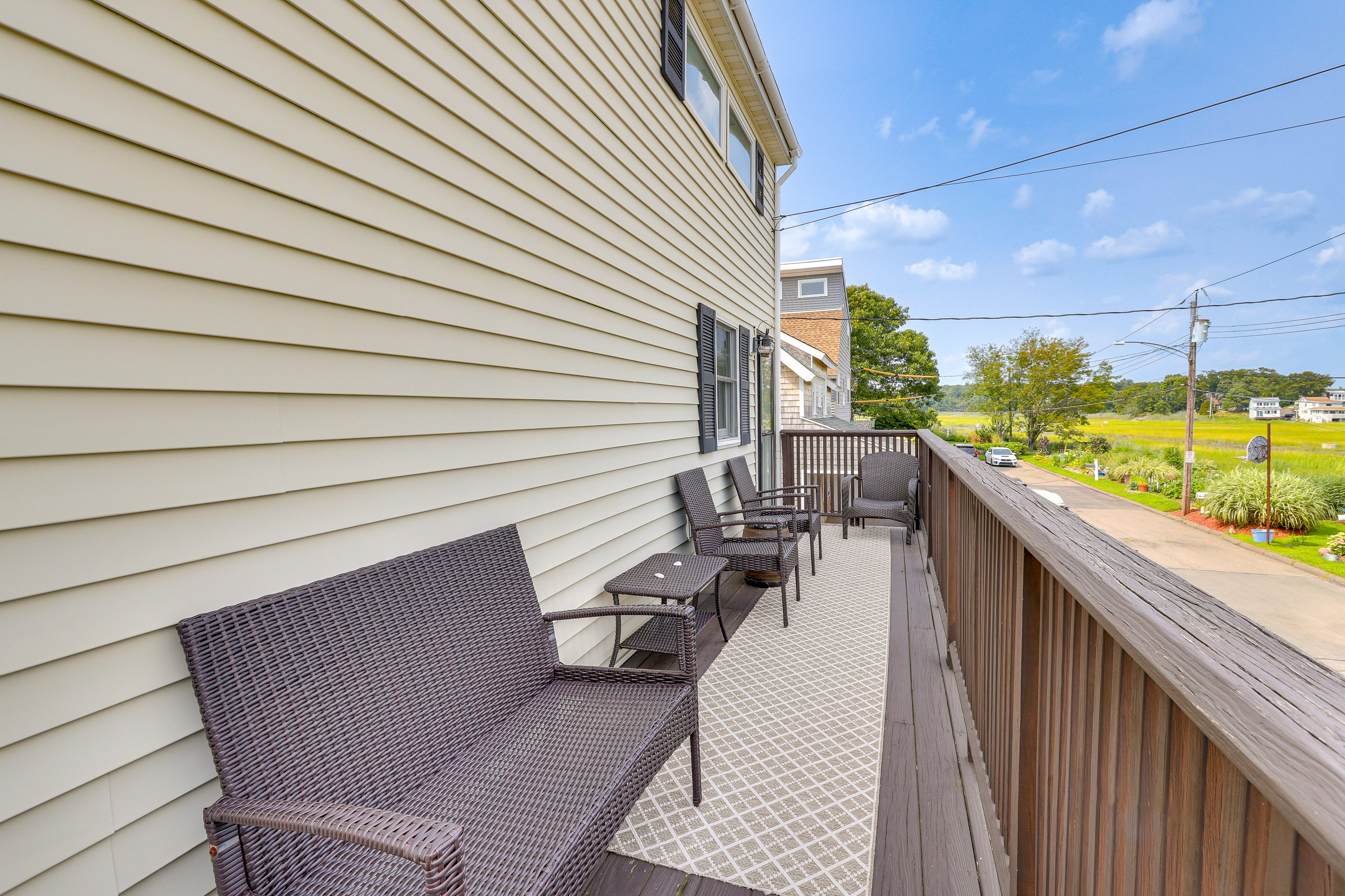 Balcony | Patio Seating