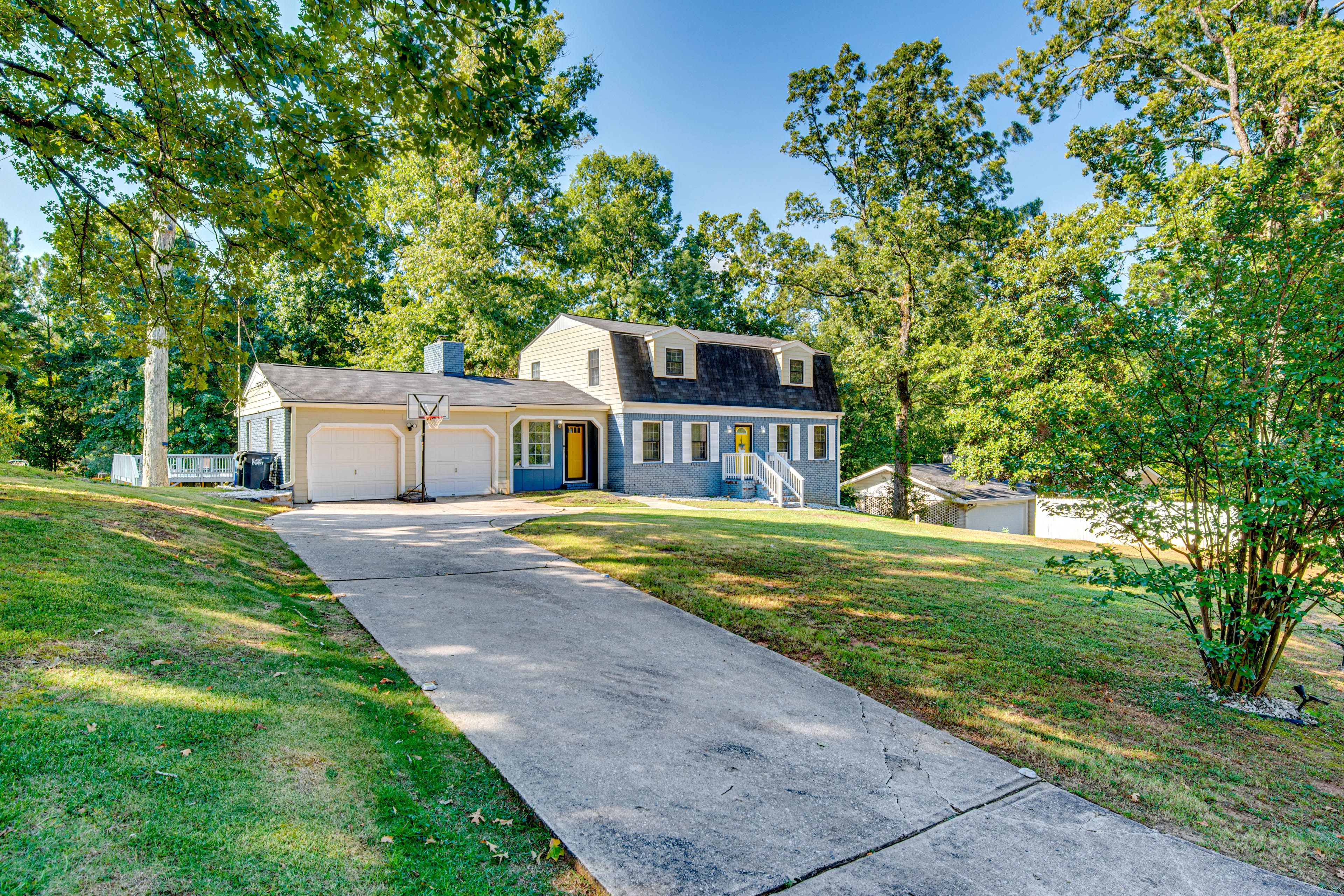 Front Yard | Basketball Goal