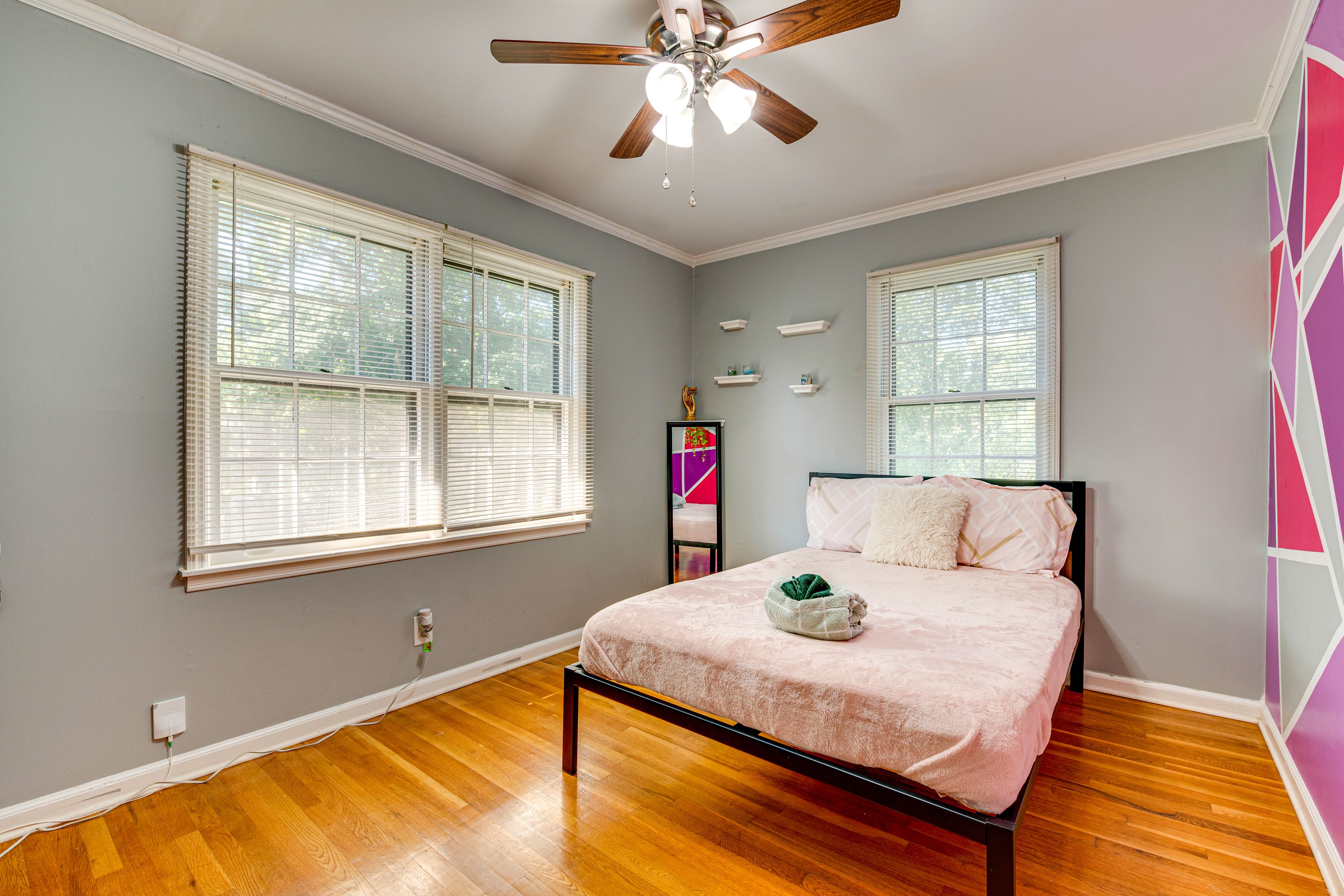 Bedroom 4 | 1st Floor | Full Bed | Smart TV | Office Desk