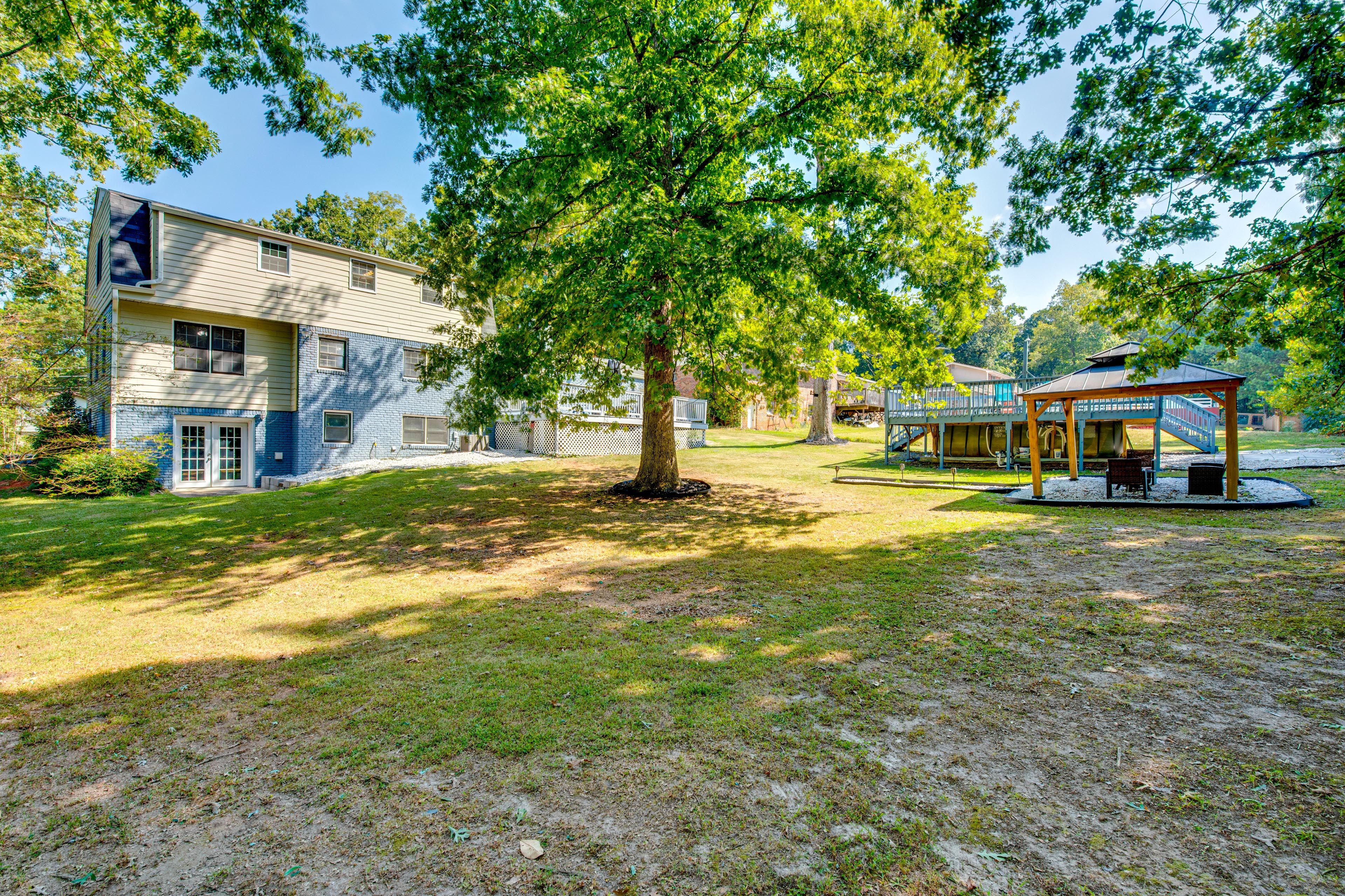 Backyard | Gazebo w/ Fire Pit