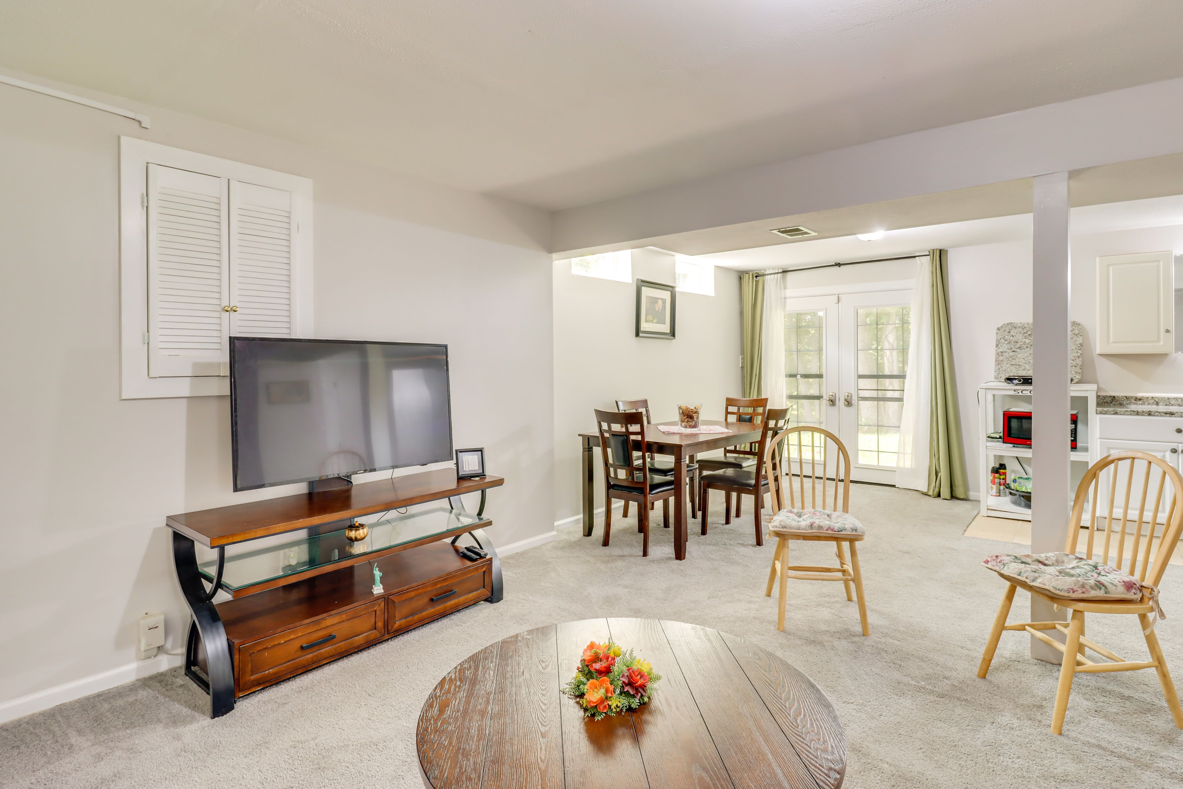 Bowie Vacation Rental | Studio | 1BA | 600 Sq Ft | Step-Free Entry