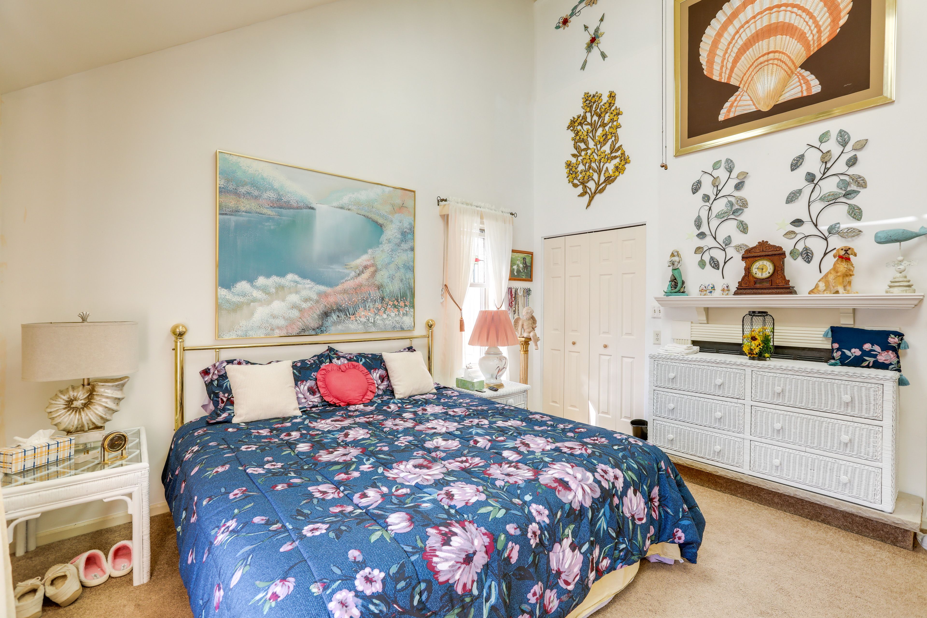 Bedroom 1 | 1st Floor | King Bed | Linens Provided