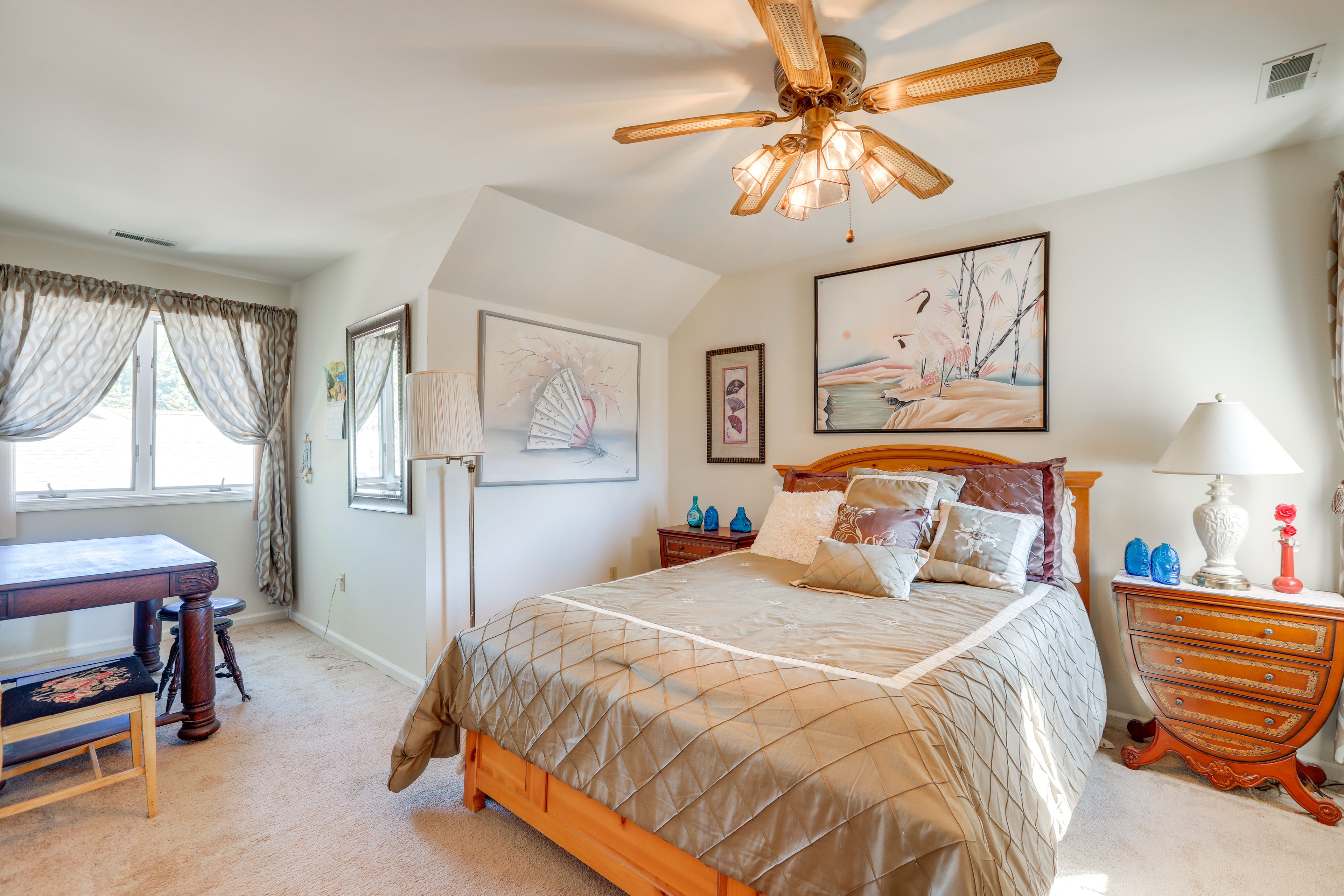 Bedroom 2 | 2nd Floor | King Bed | Linens Provided