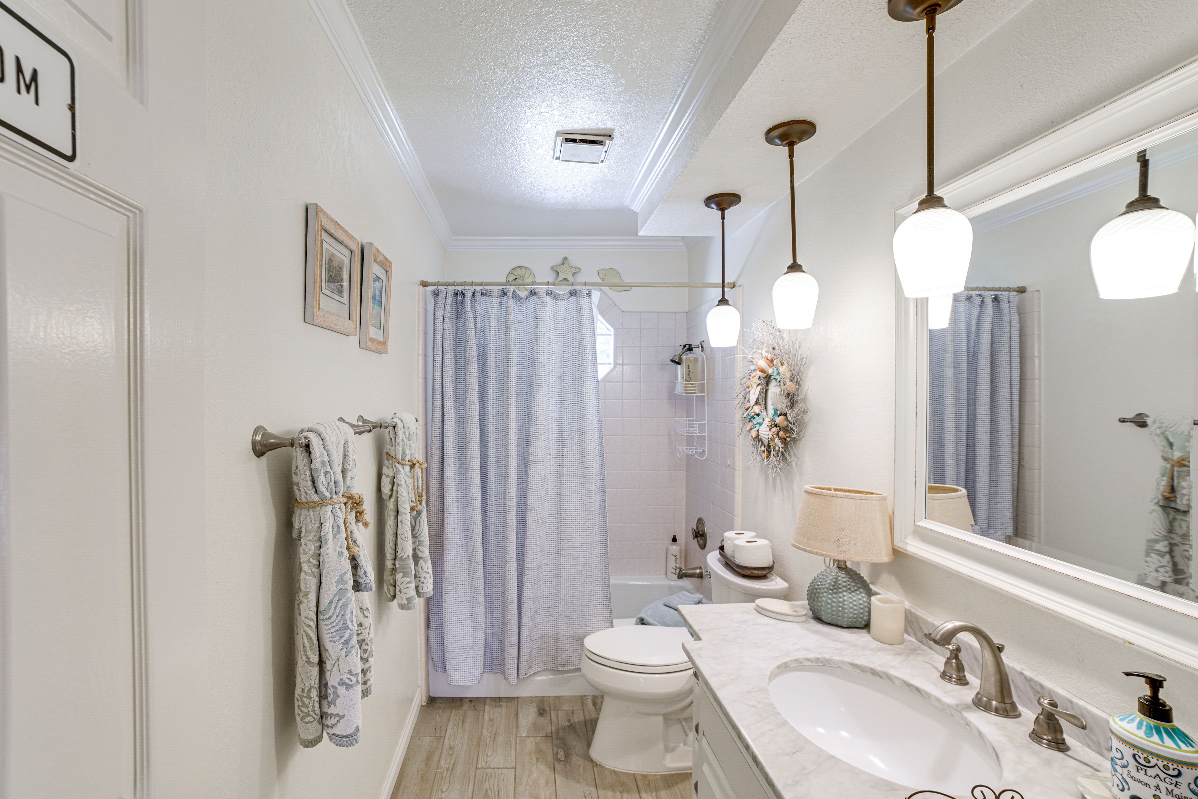 Full Bathroom | 1st Floor