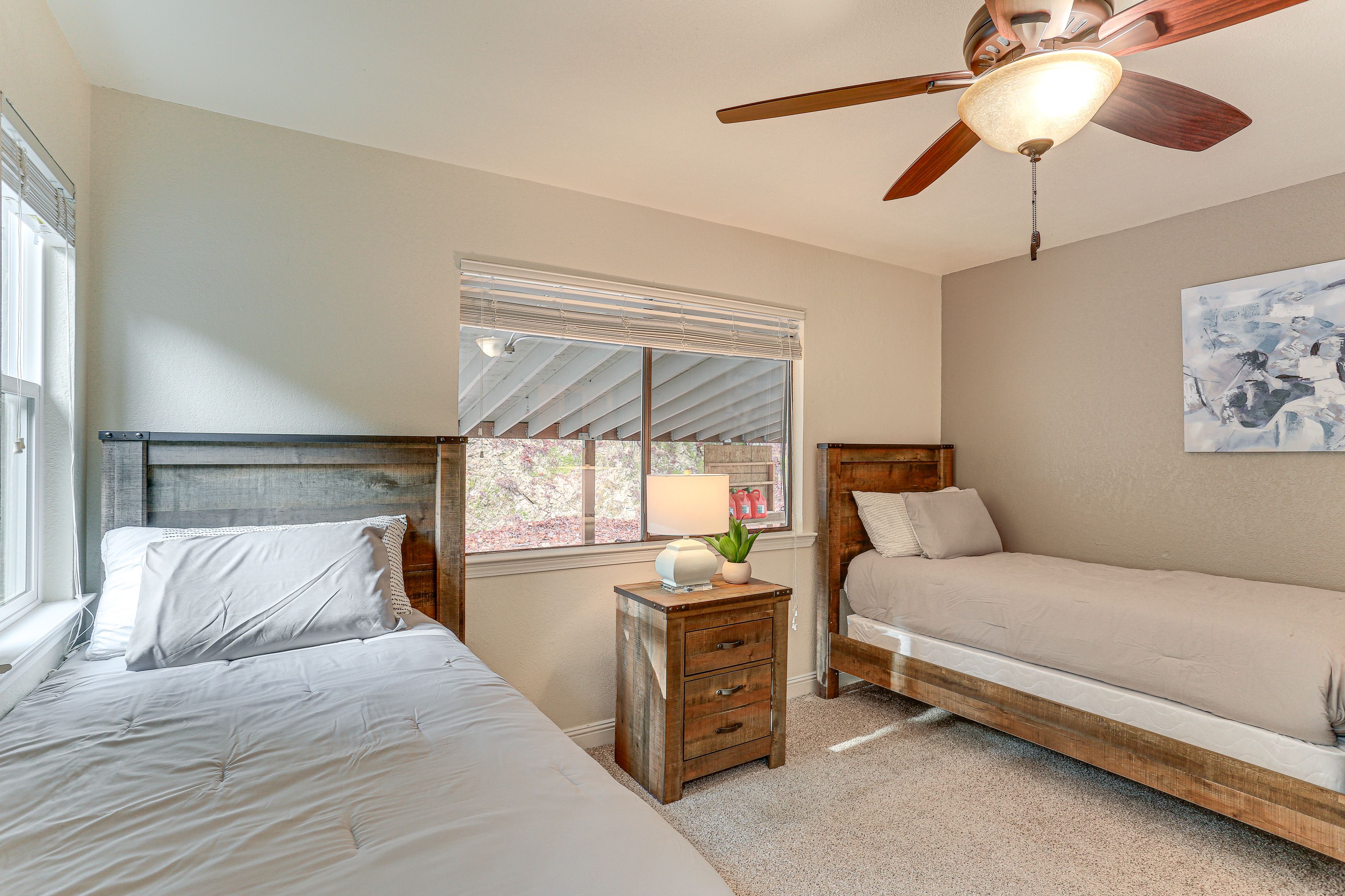Bedroom 2 | 1st Floor | 2 Twin Beds | Linens Provided