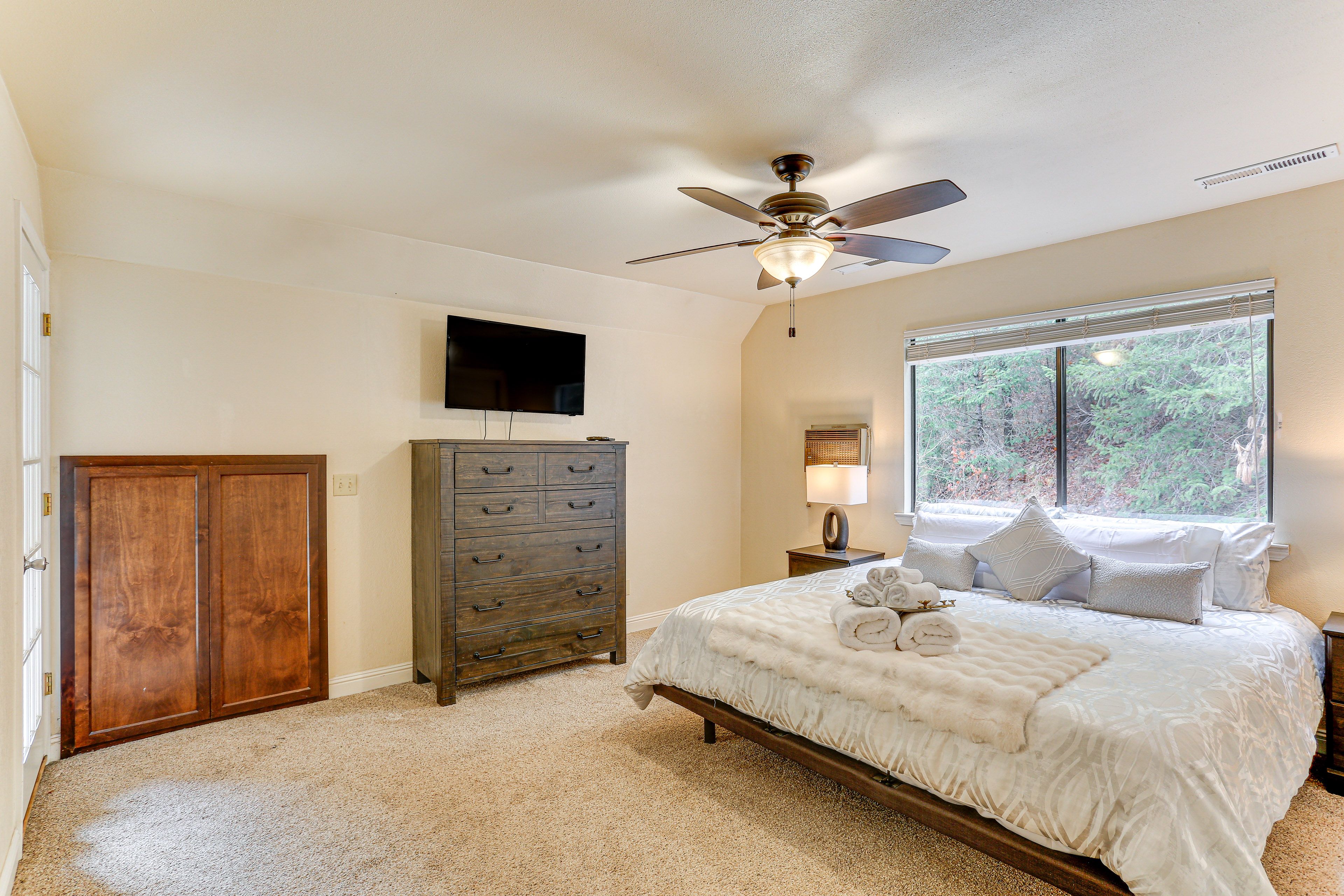 Bedroom 3 | 2nd Floor | King Bed | Linens Provided