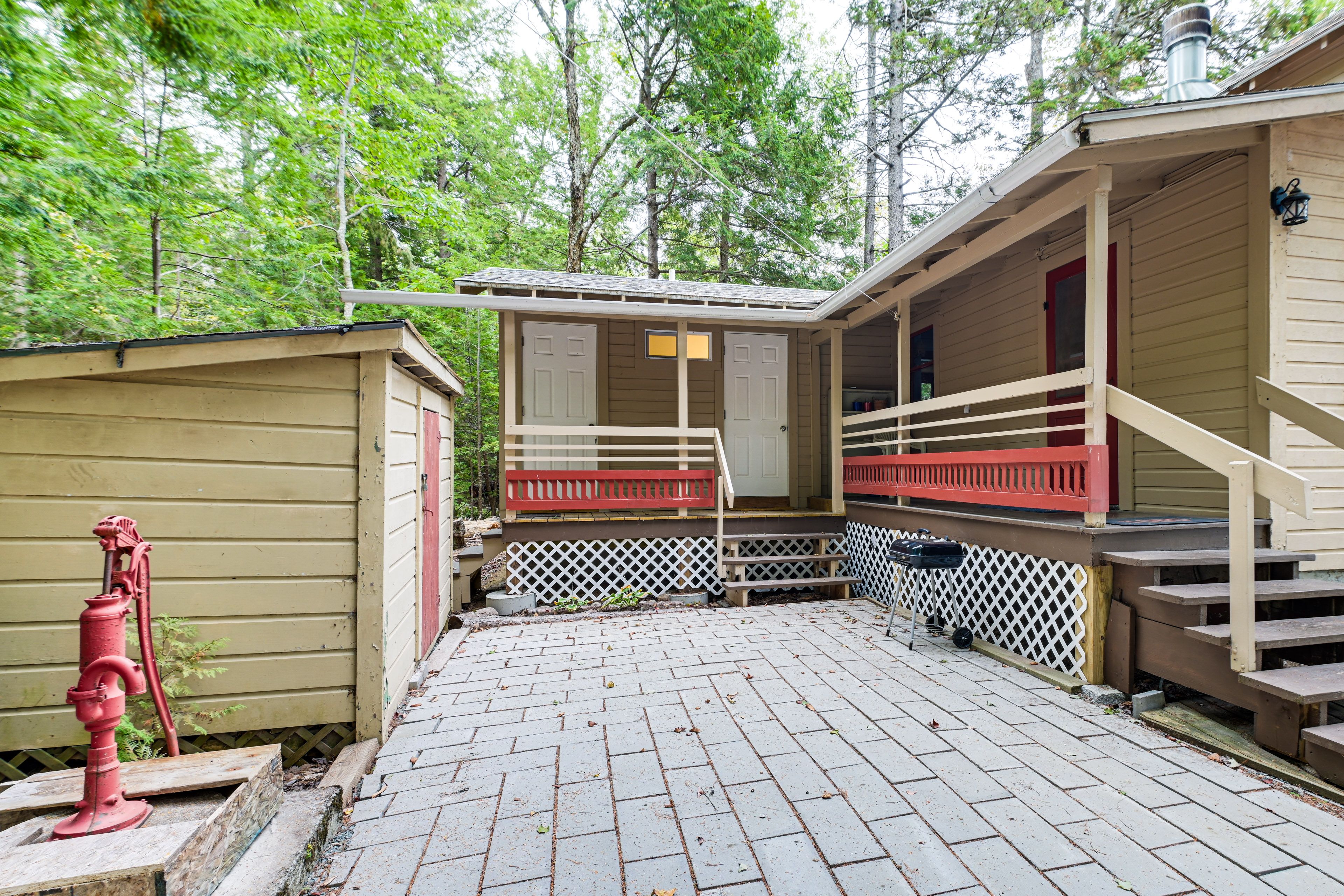 Cottage Exterior | Charcoal Grill