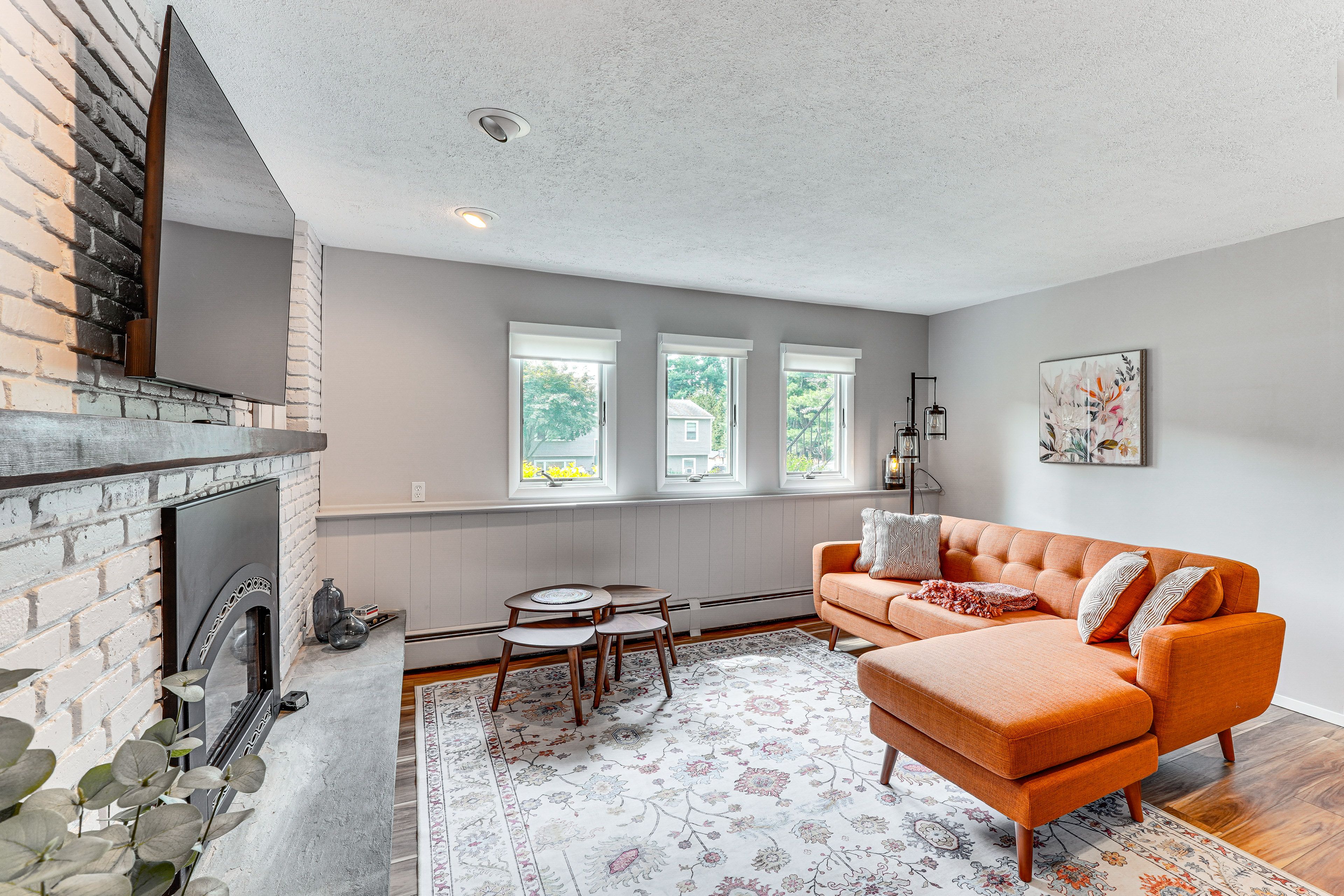 Living Room | Twin/Full Futon Bunk Bed | Lower Level