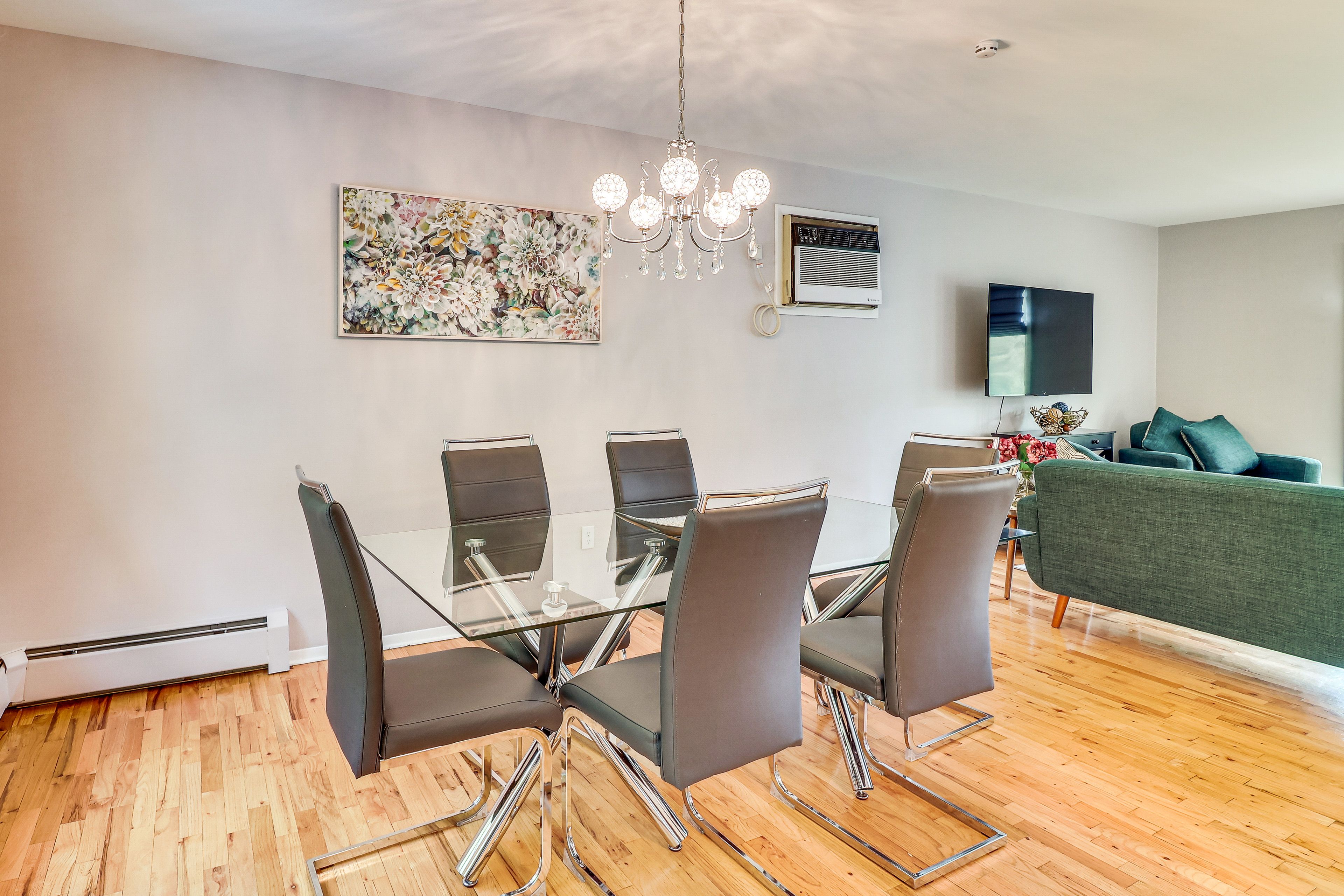 Dining Area | Main Level