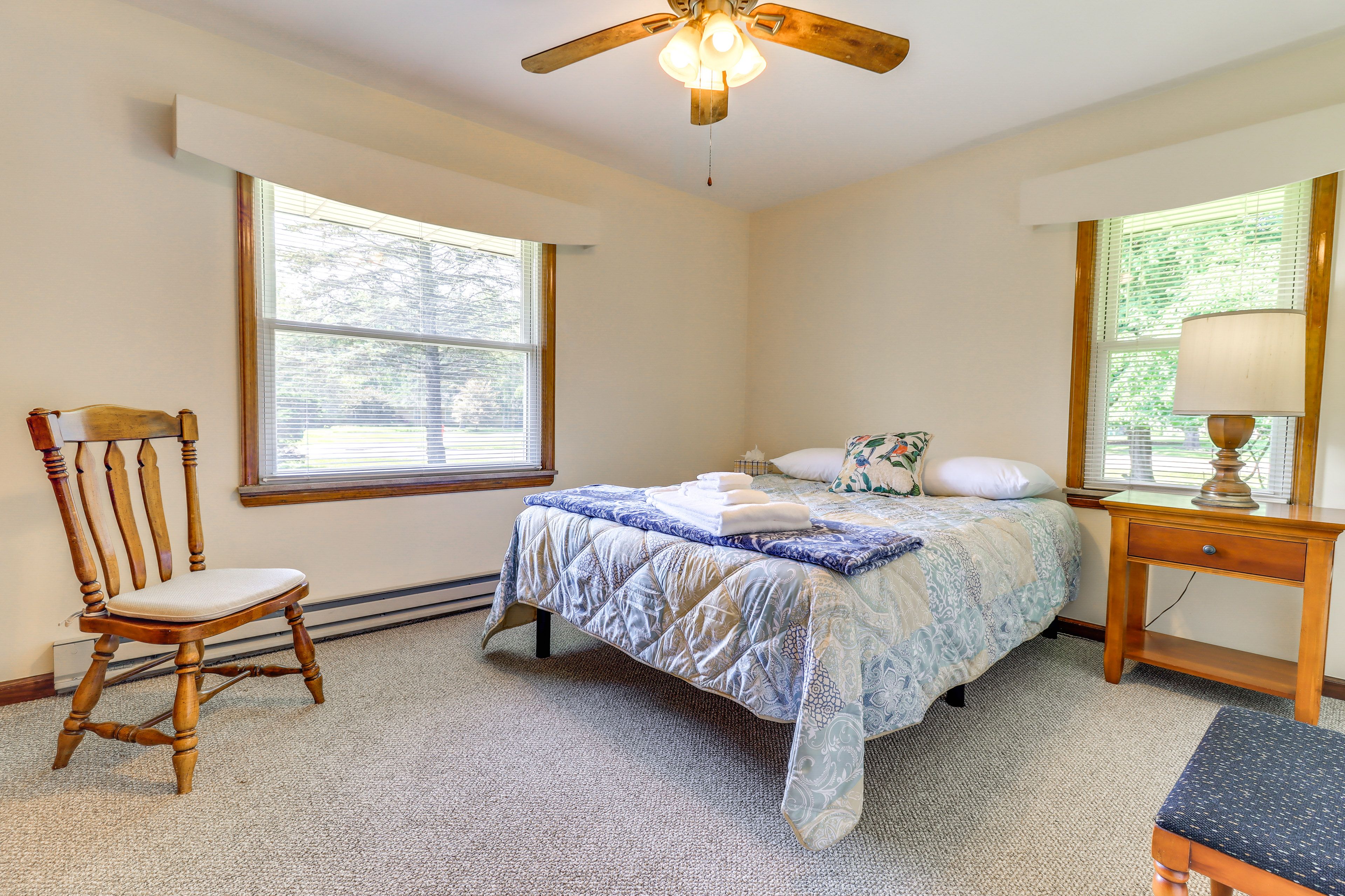 Bedroom 2 | Queen Bed