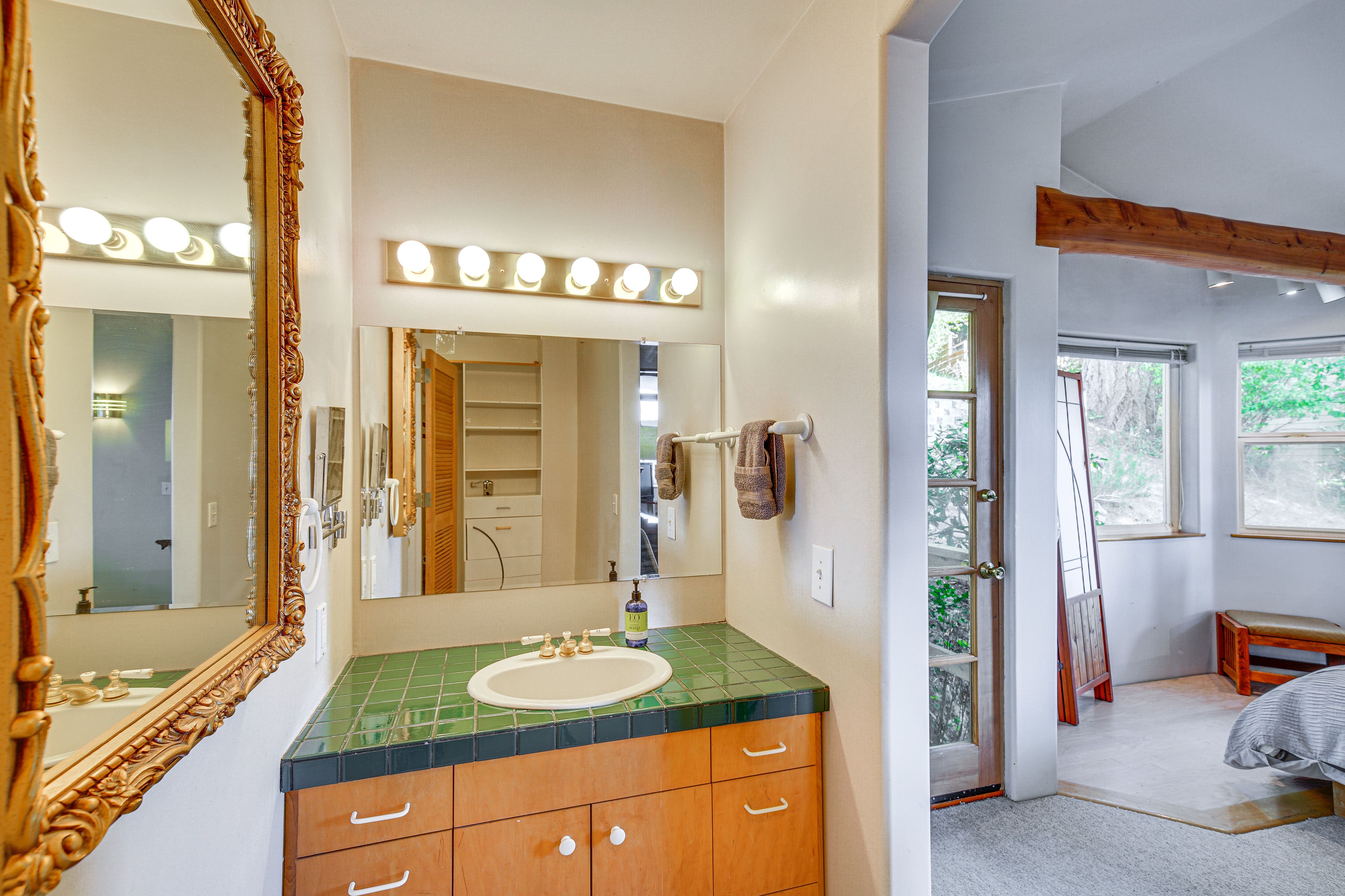 Half Bath | 2nd Floor