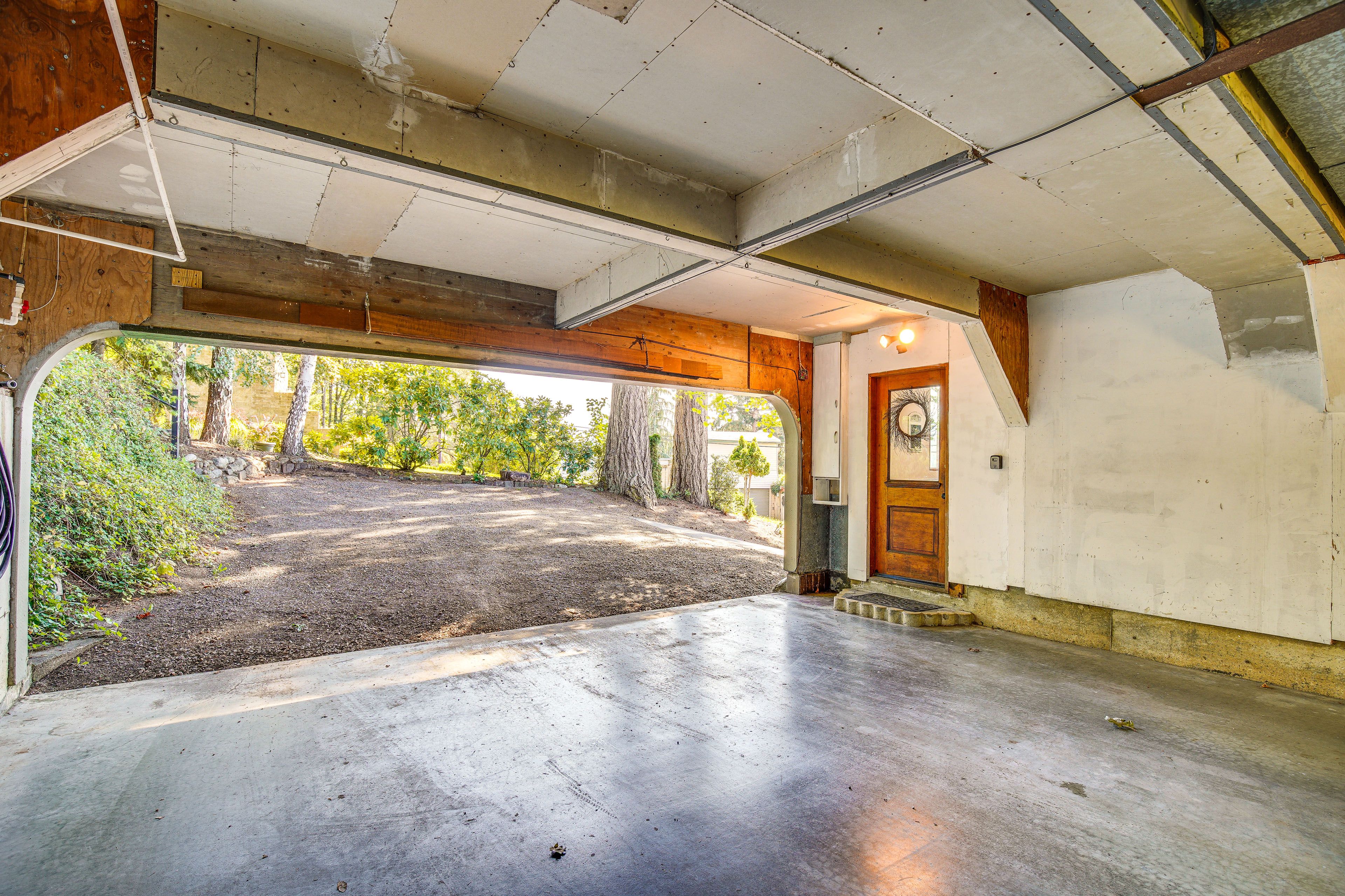 Parking | Carport (2 Vehicles) | Driveway (2 Vehicles)