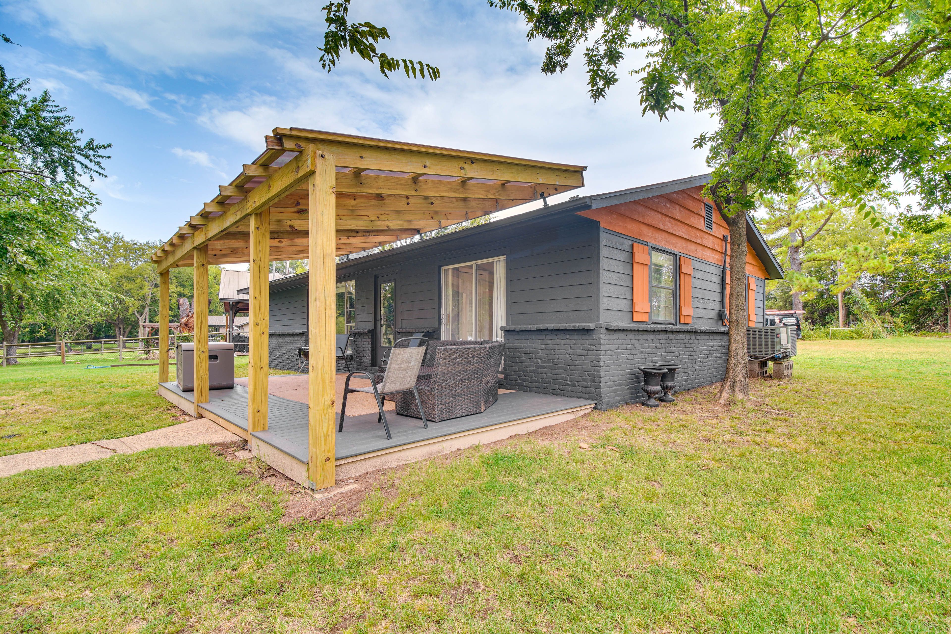 Spacious Yard Area