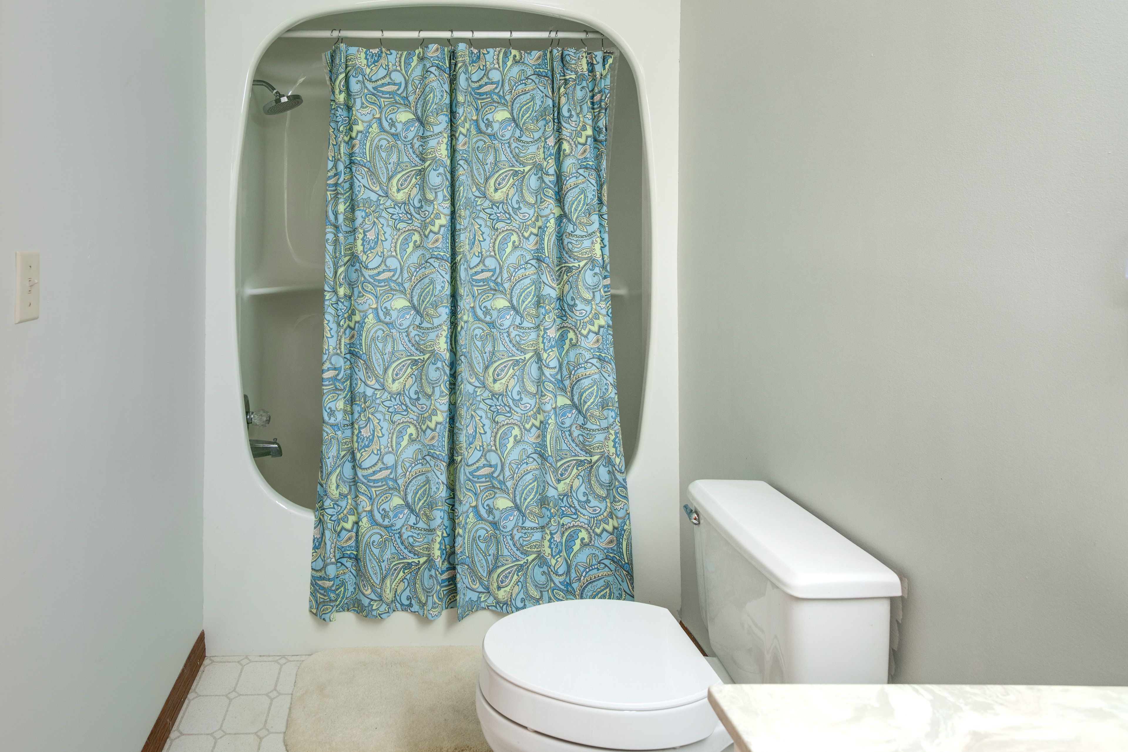 En-Suite Bathroom | 2nd Floor | Complimentary Toiletries