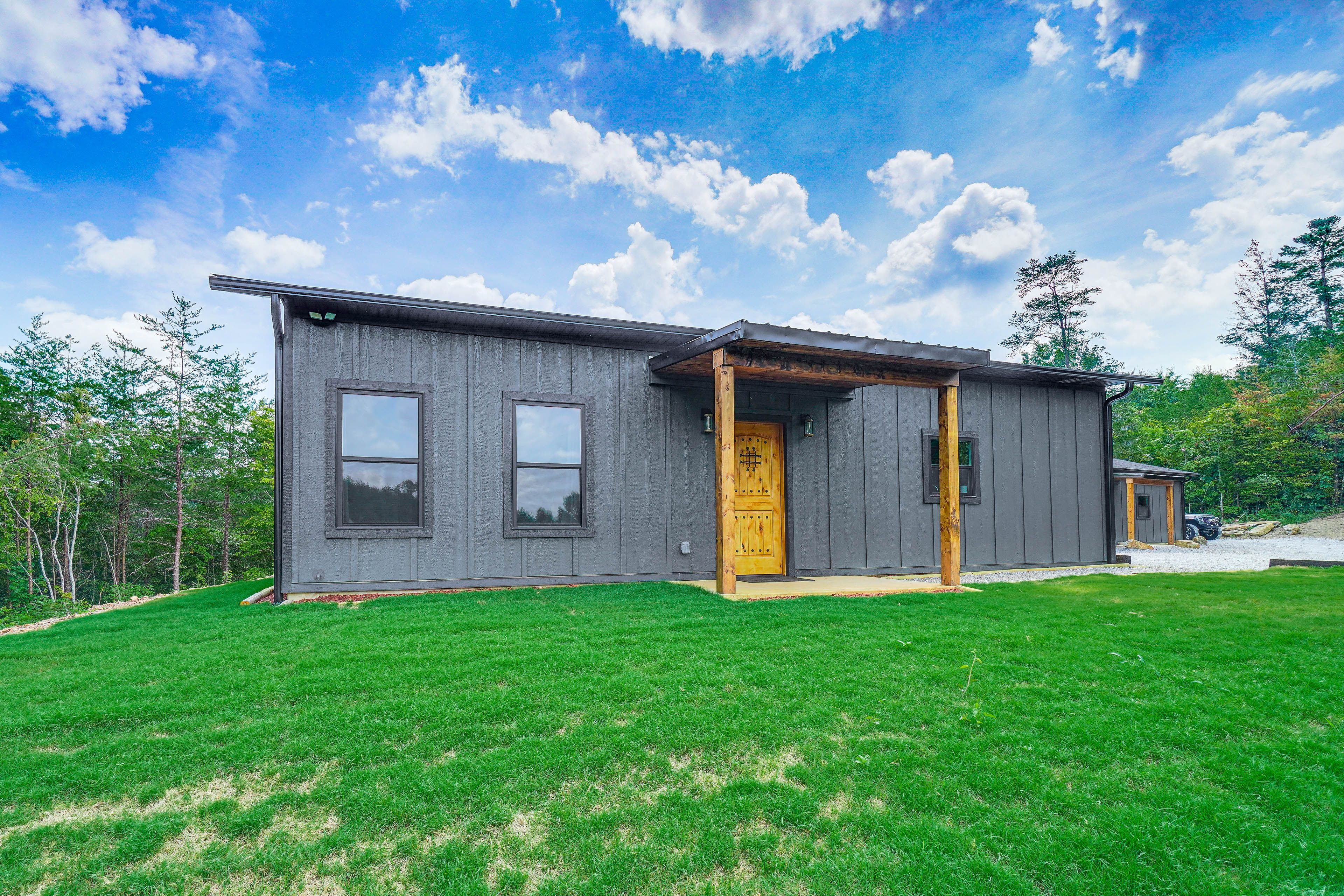 Property Exterior | Single-Story Cabin