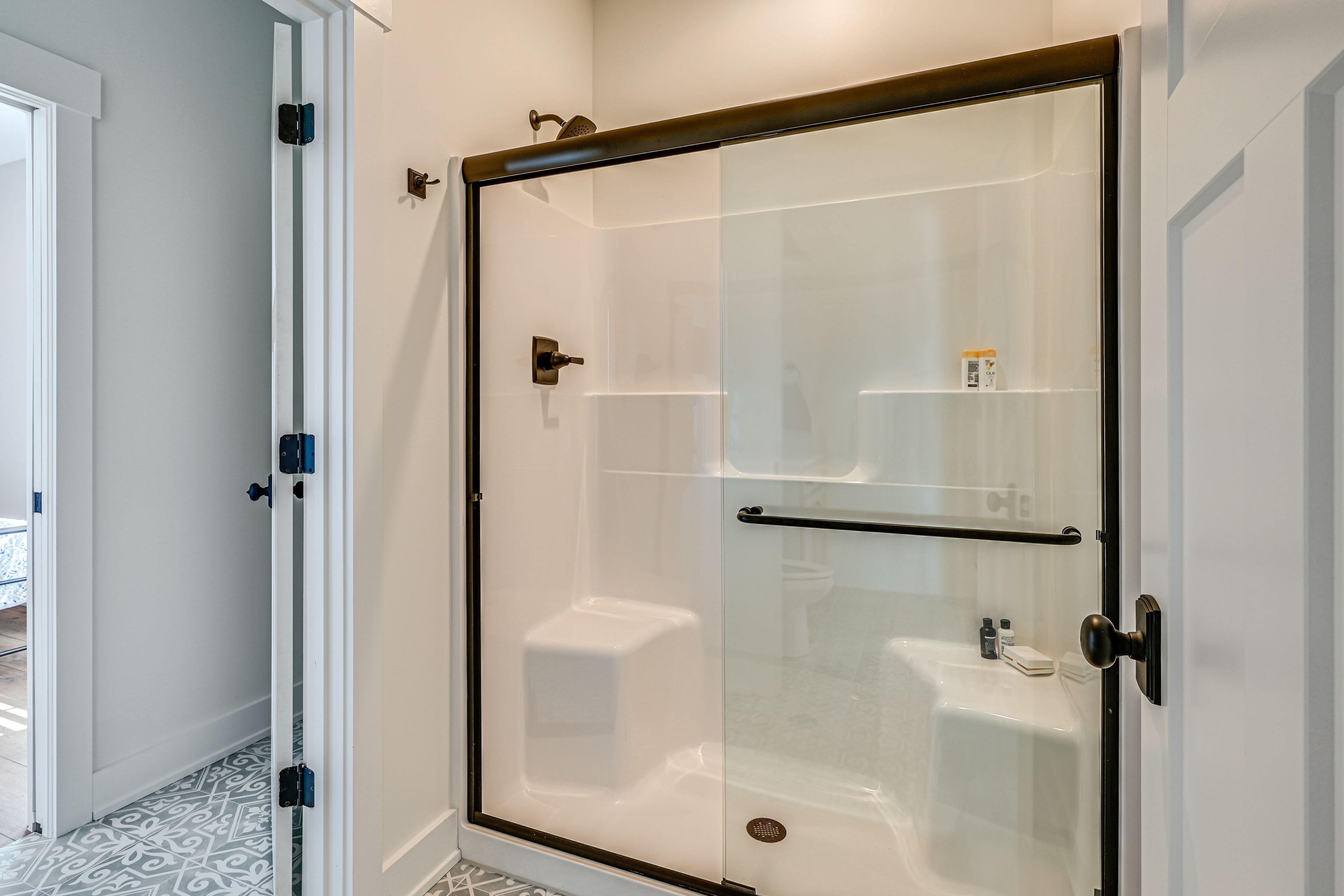 Full Bathroom | Shower | 1st Floor
