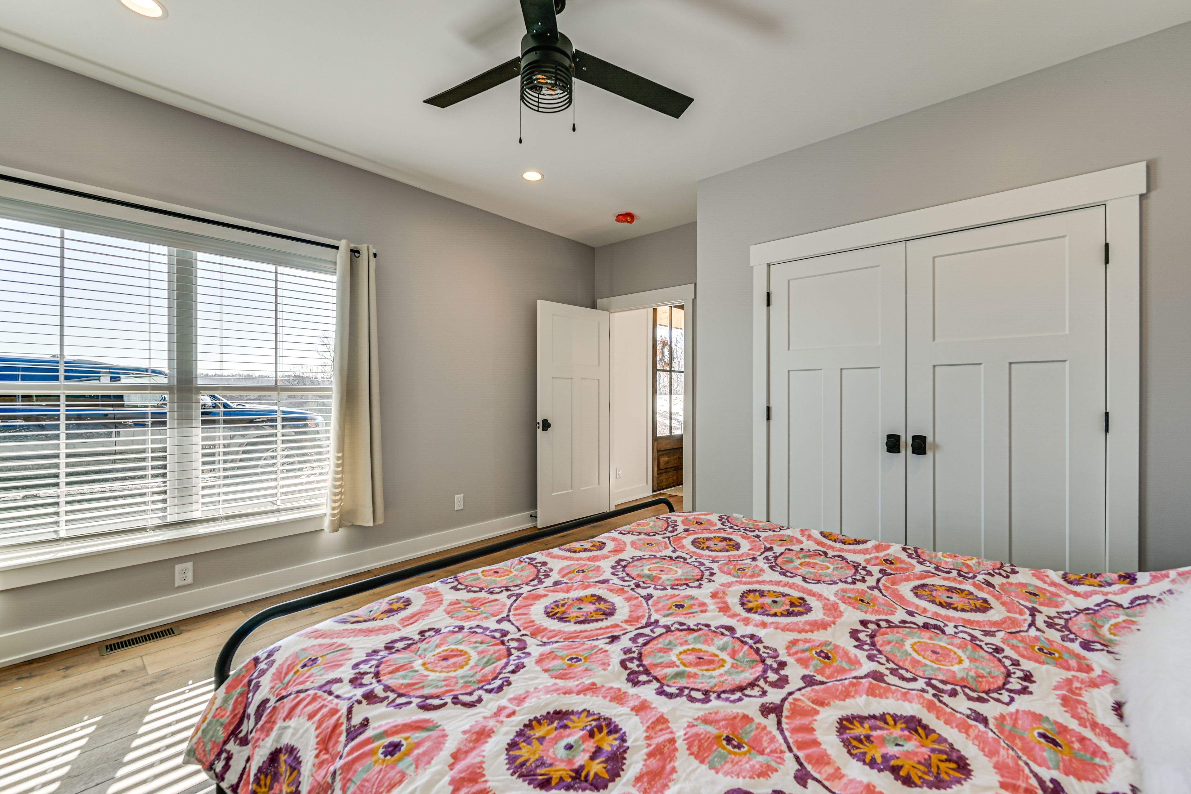 Bedroom 5 | King Bed | 1st Floor