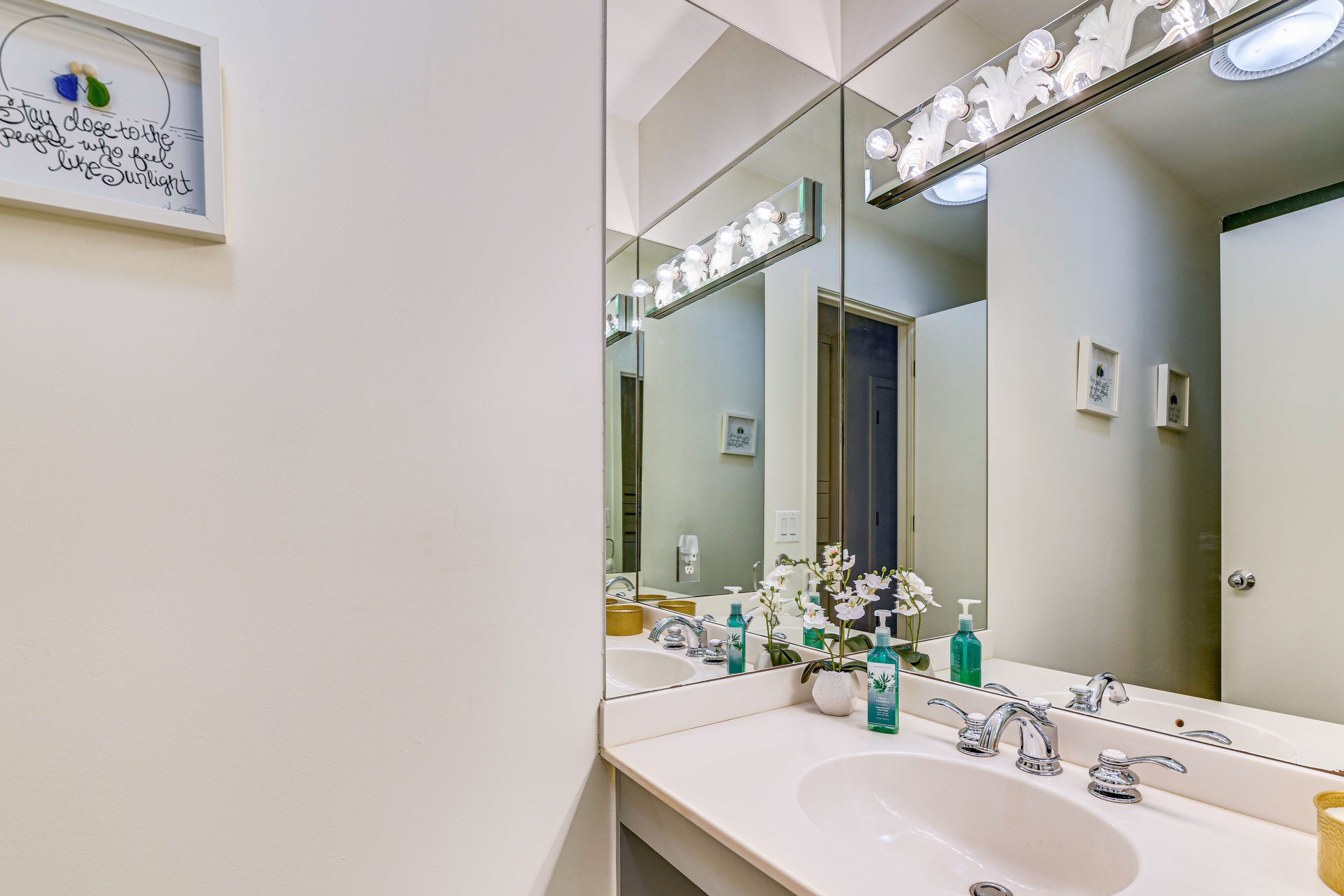 Half Bathroom | 1st Floor