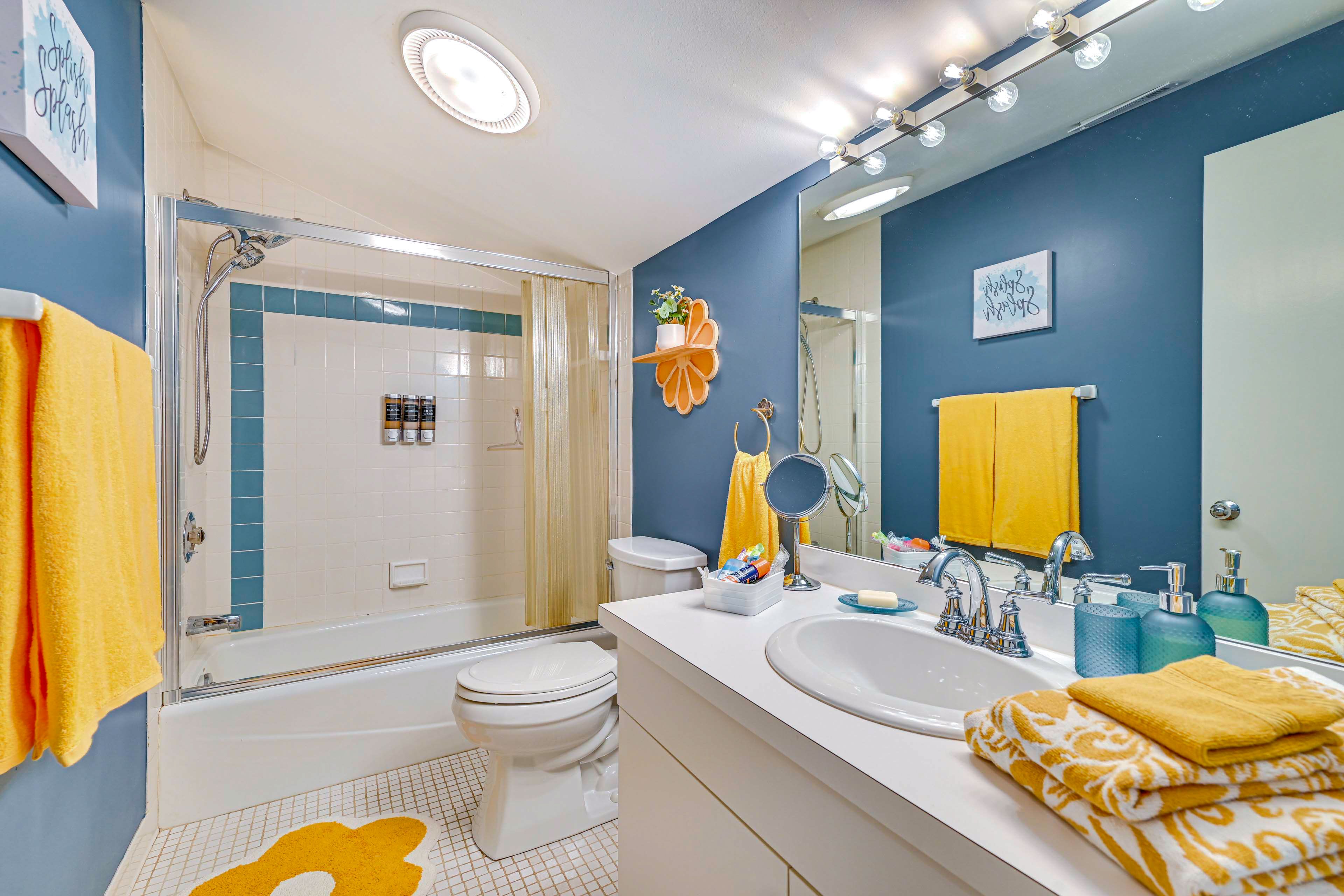 Bathroom | 2nd Floor