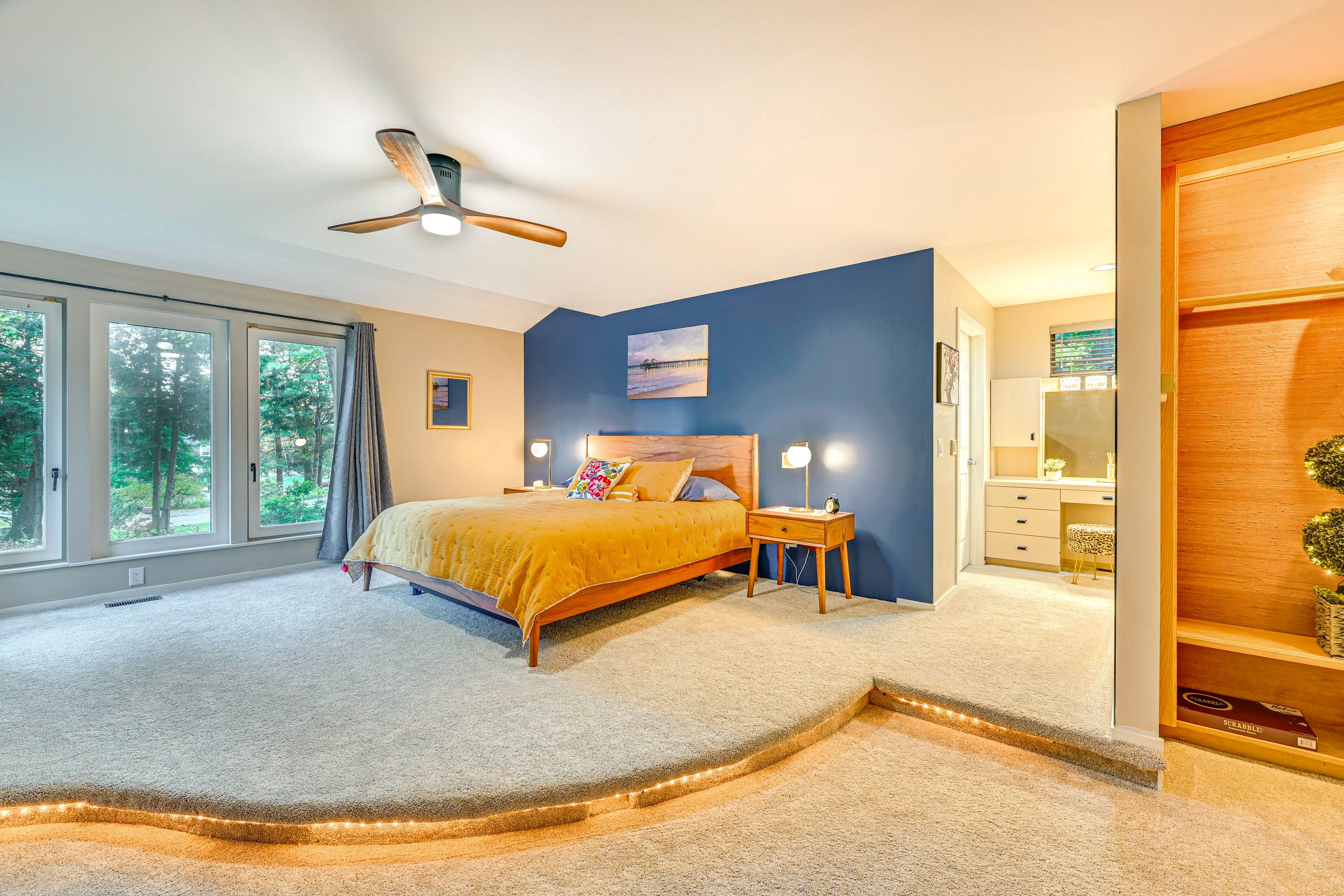 Bedroom 1 | King Bed | 1st Floor