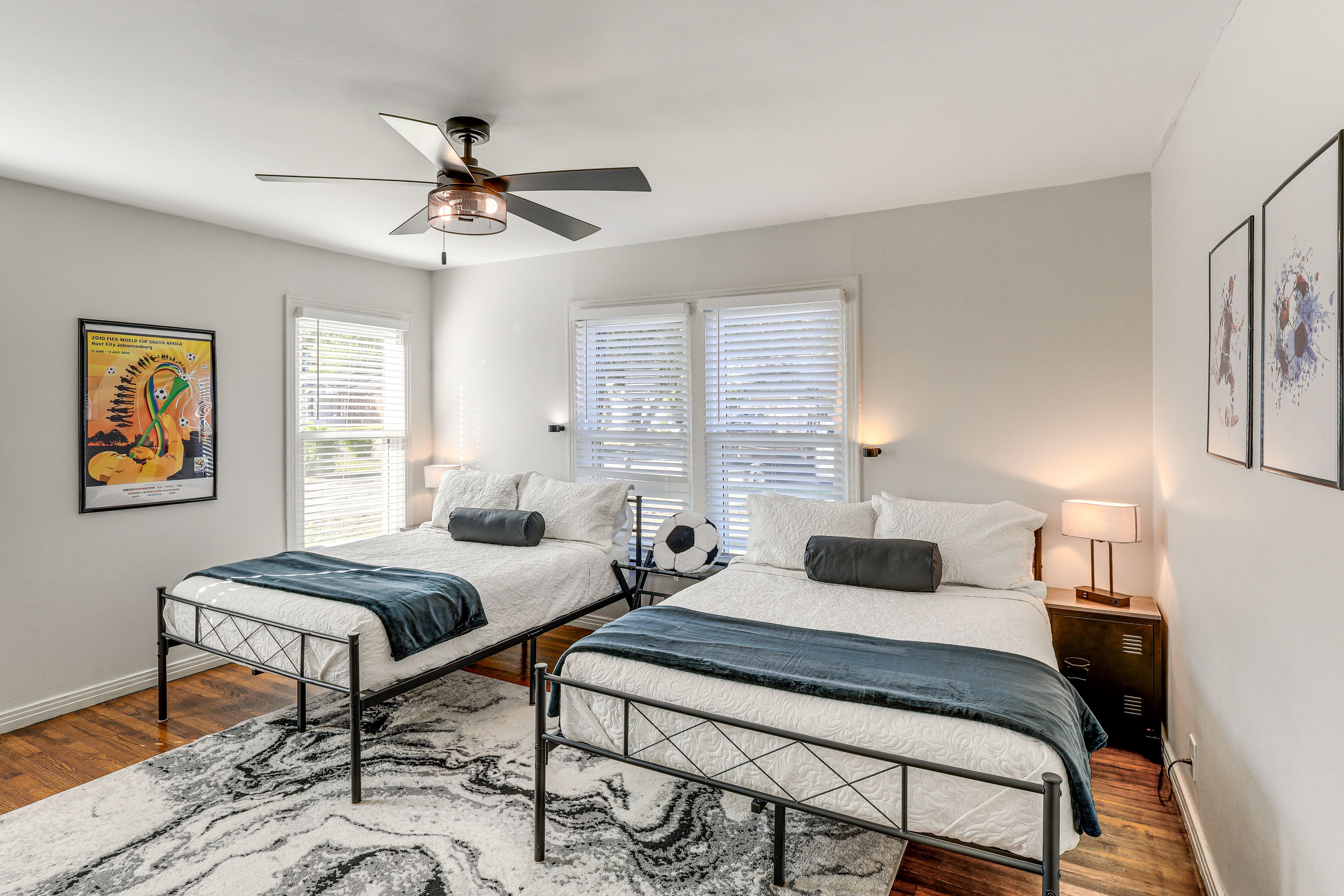 Bedroom 2 | 2 Full Beds | Smart TV