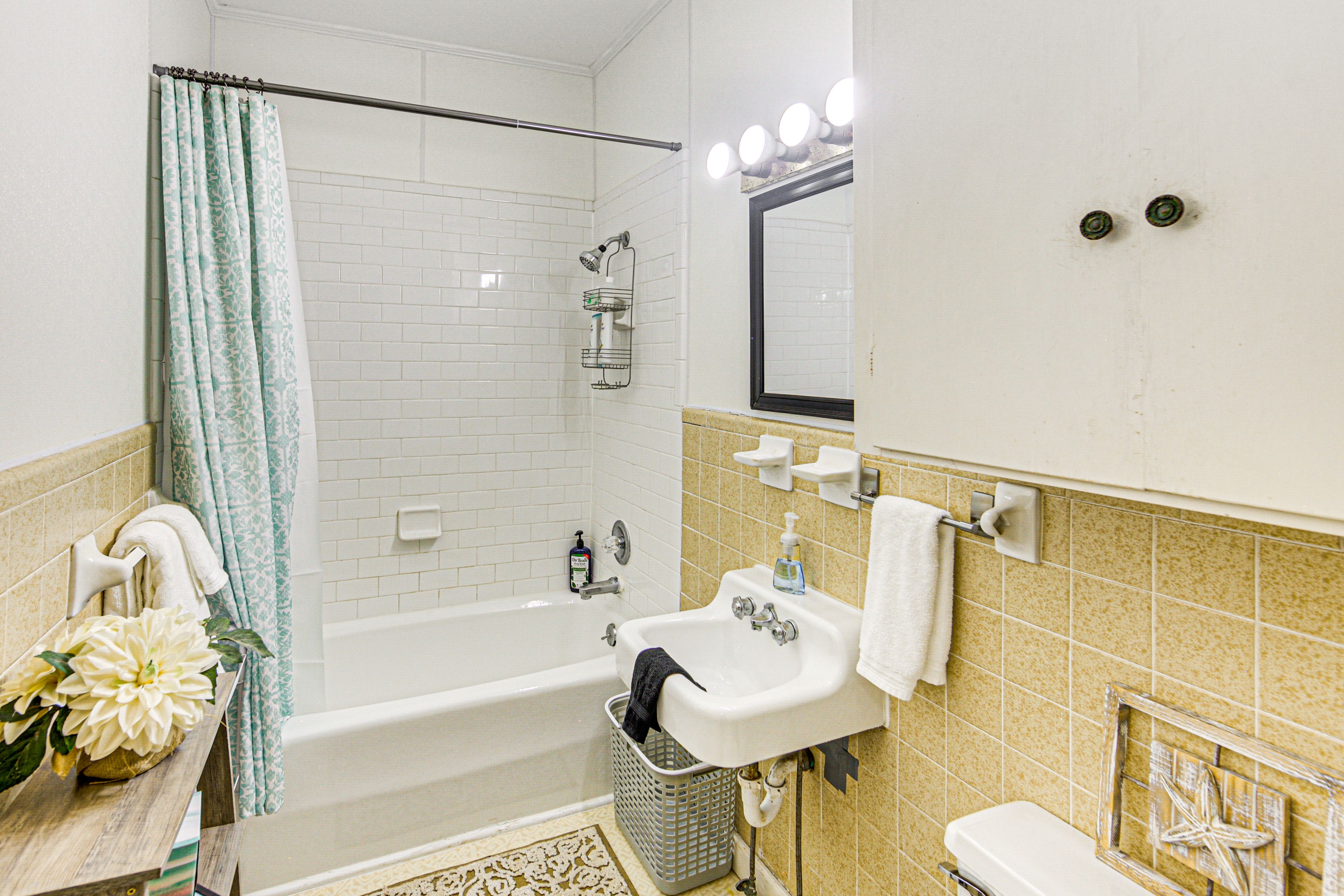 Full Bathroom