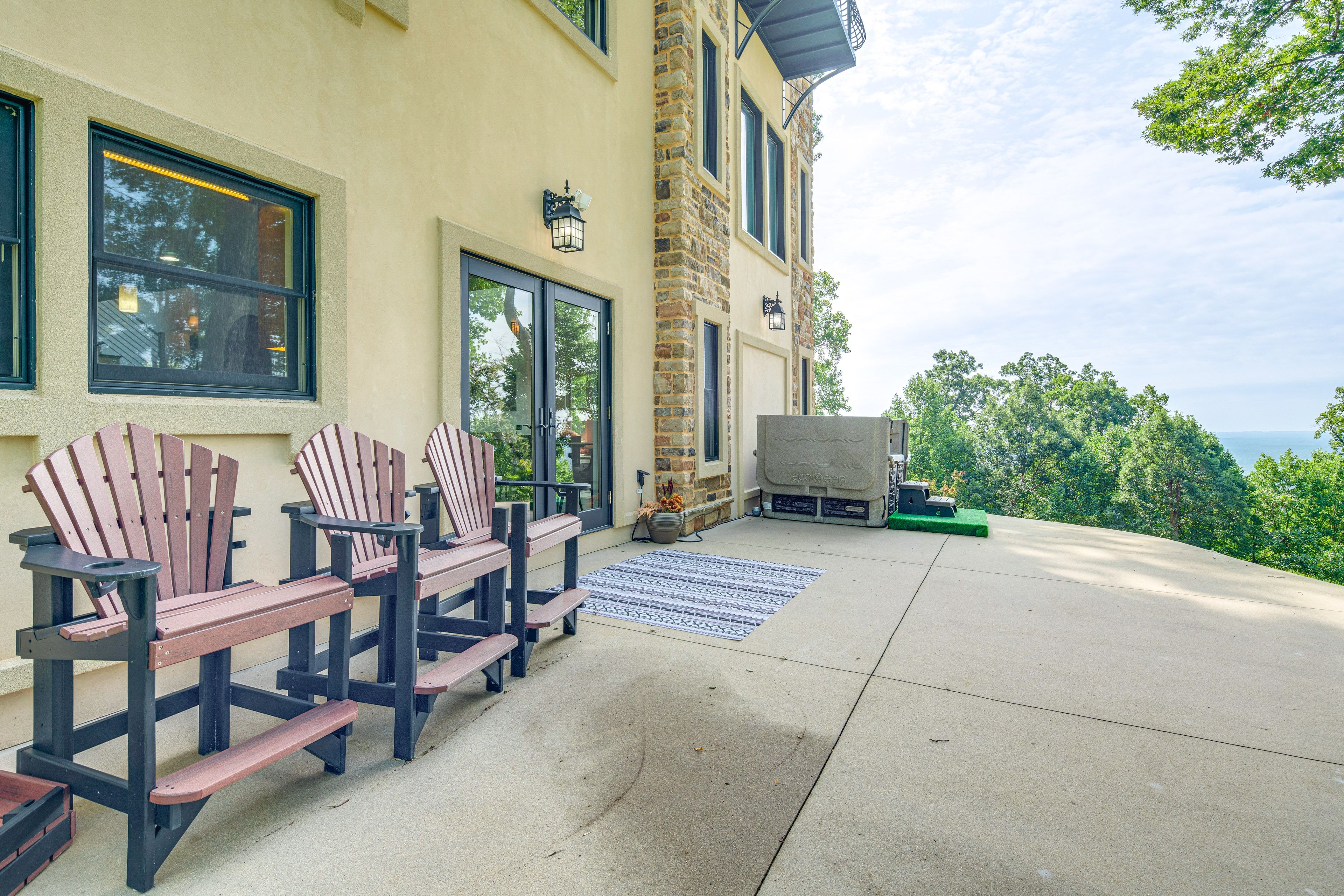 Patio | Hot Tub
