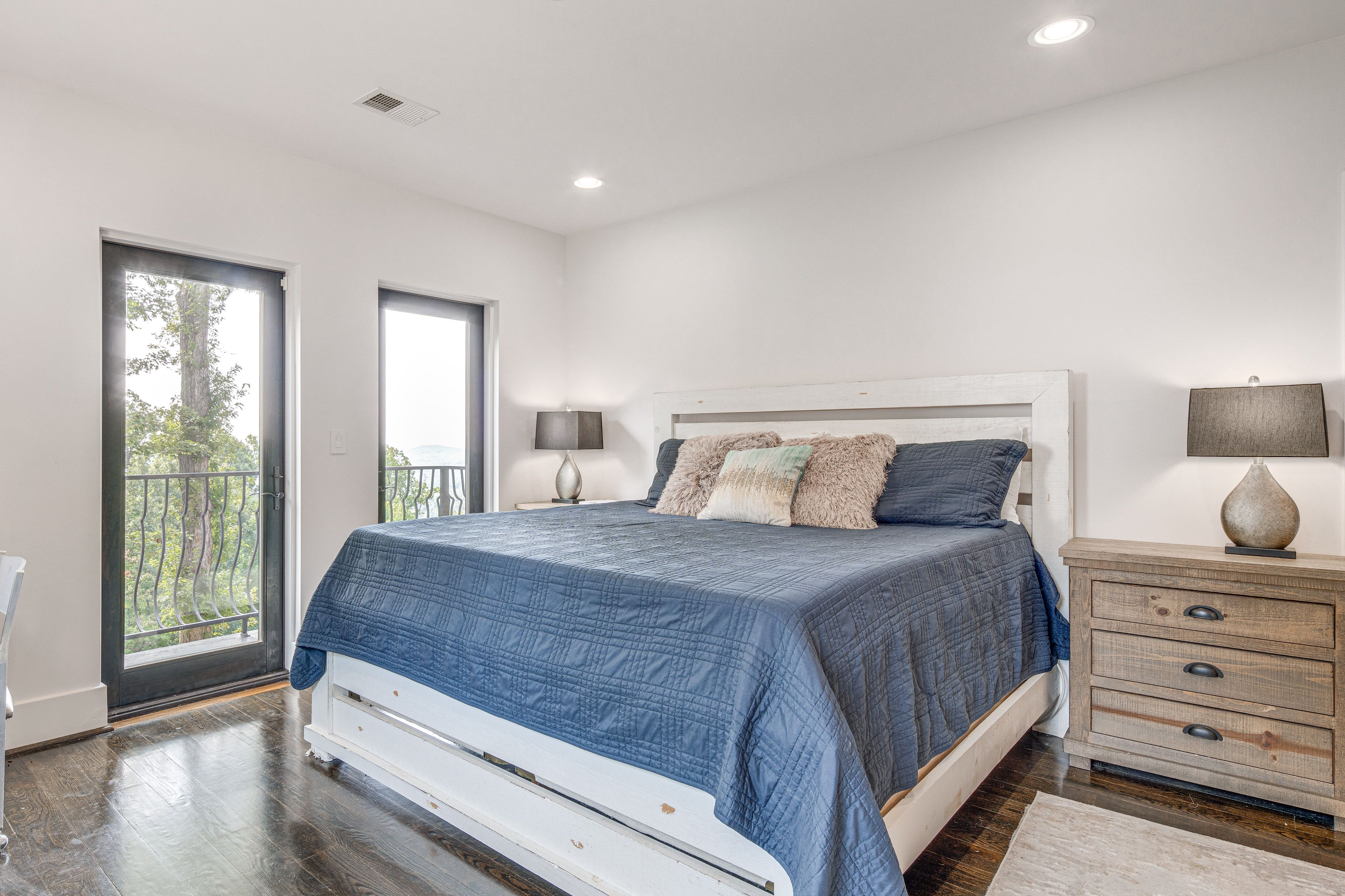 Bedroom 1 | King Bed | Walk-In Closet | En-Suite Bathroom | 2nd Floor
