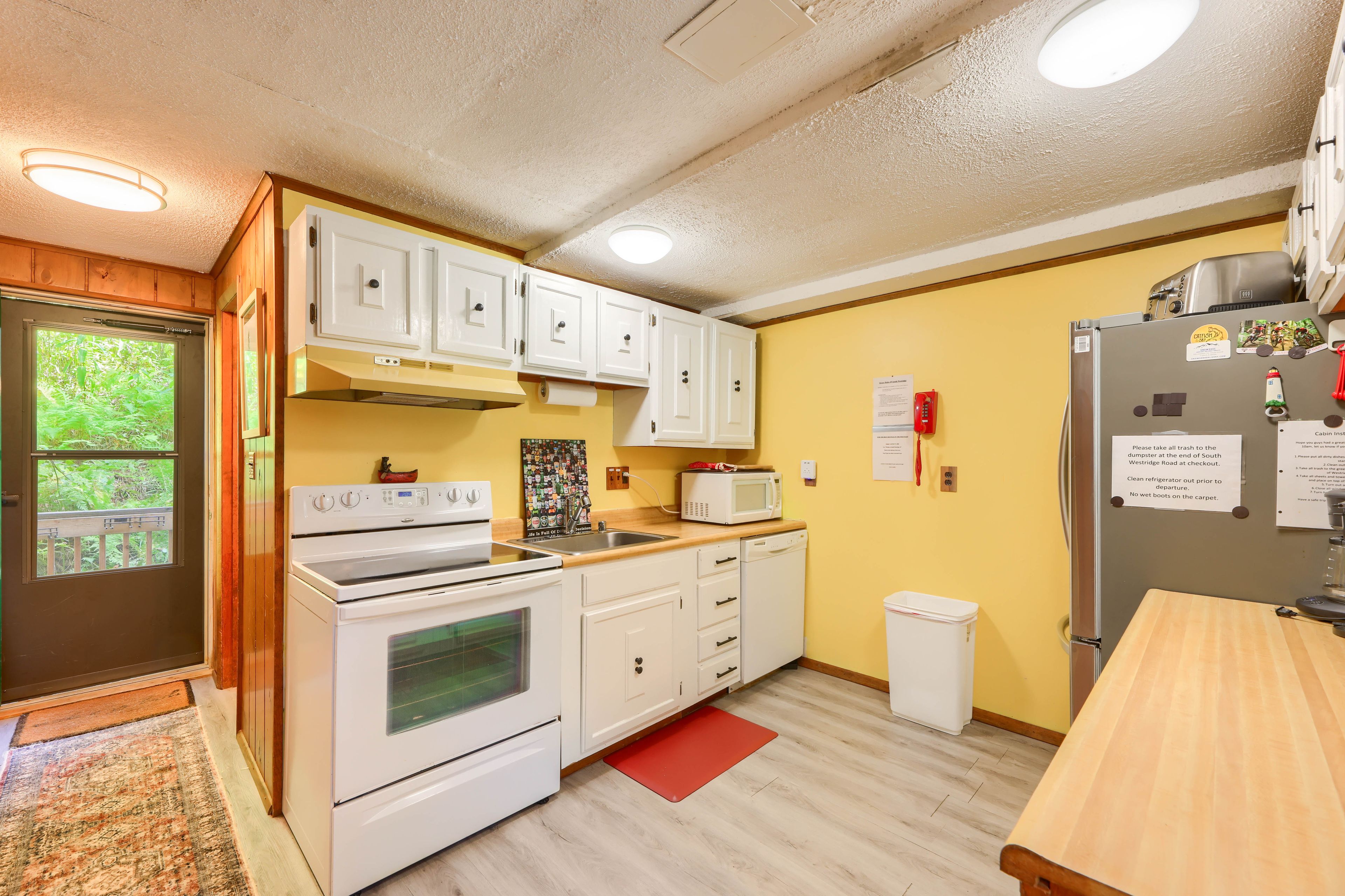 Kitchen | 1st Floor | Blender | Slow Cooker