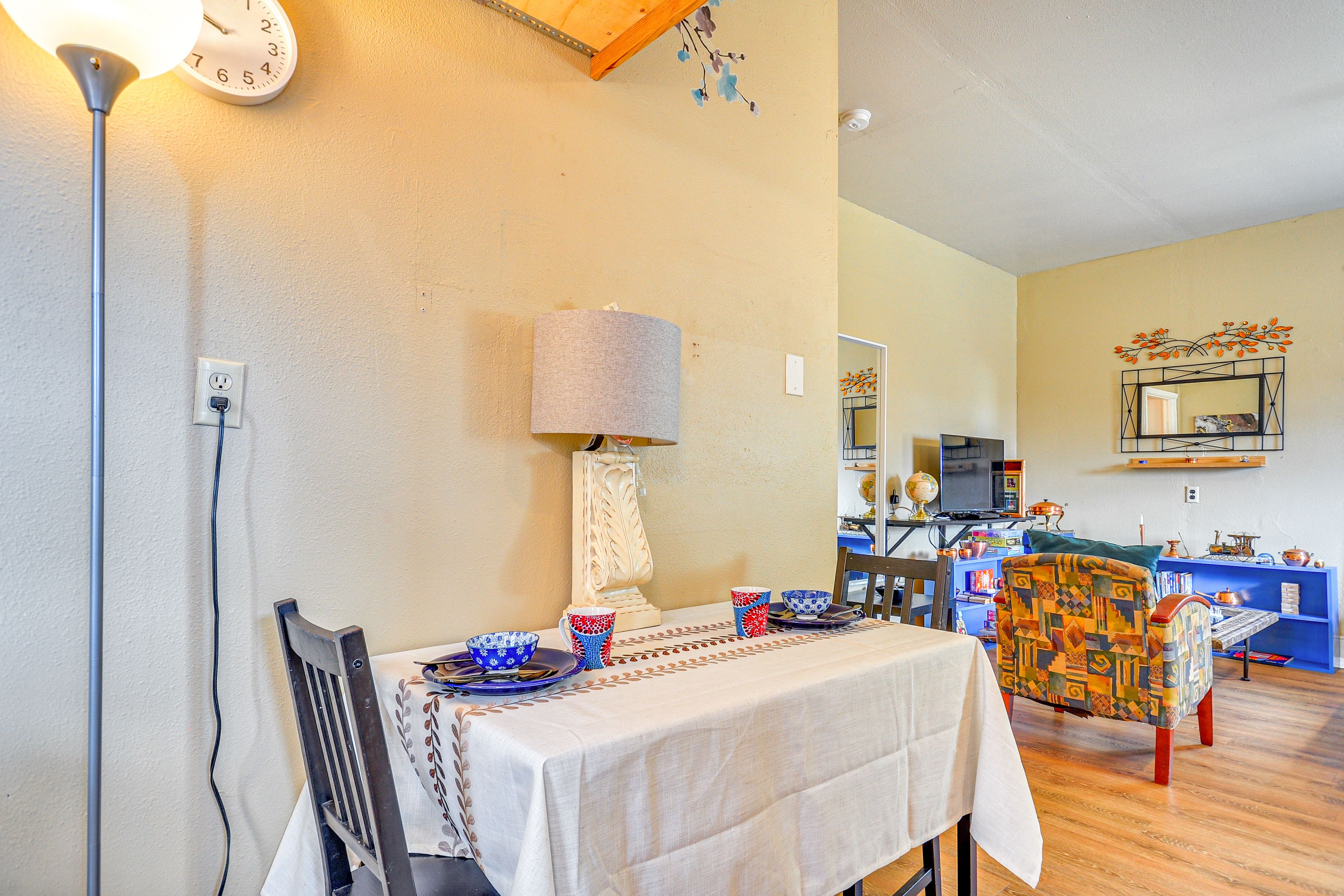 Dining Area | Dishware & Flatware