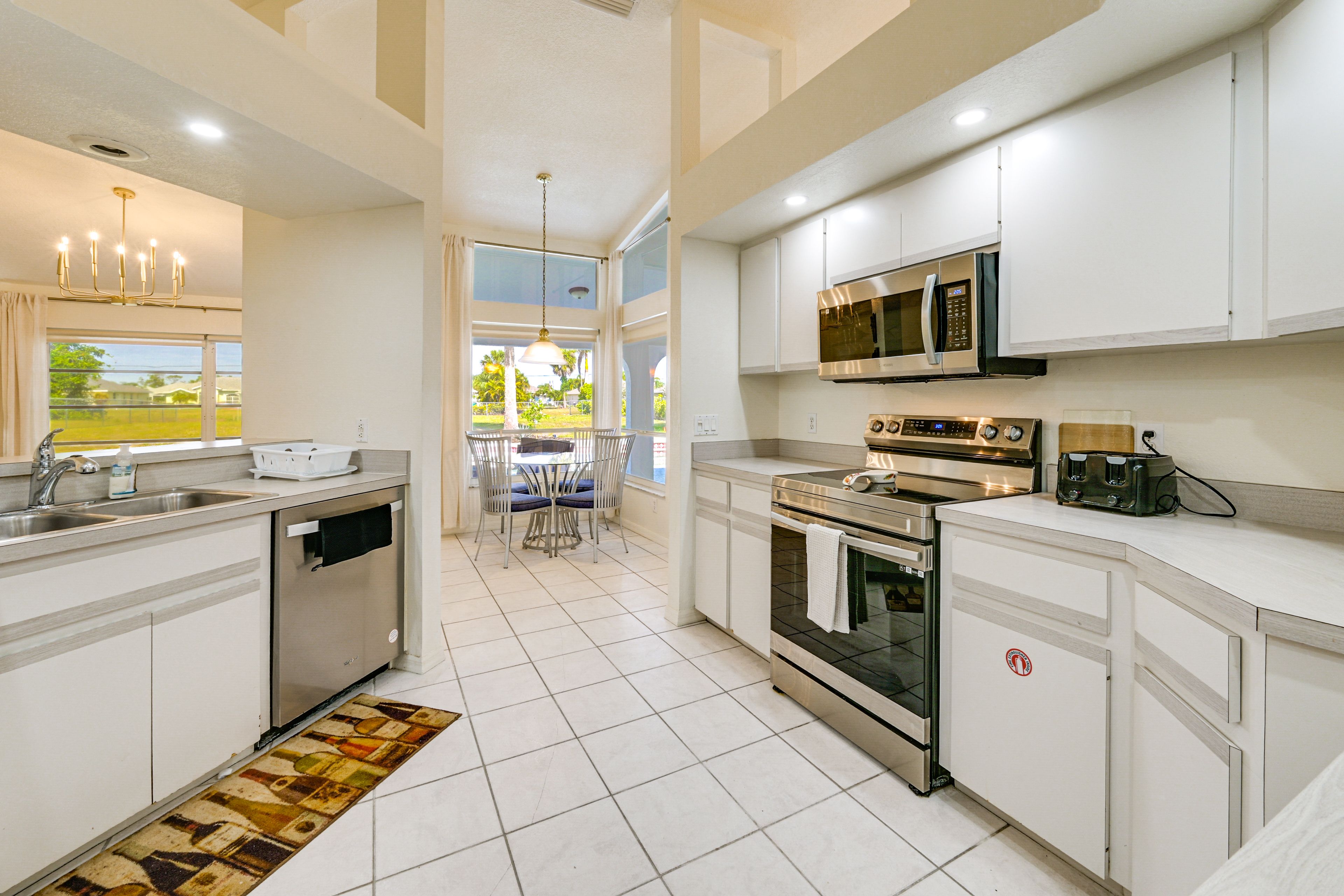 Kitchen | Drip Coffee Maker | Dishwasher | Cooking Utensils