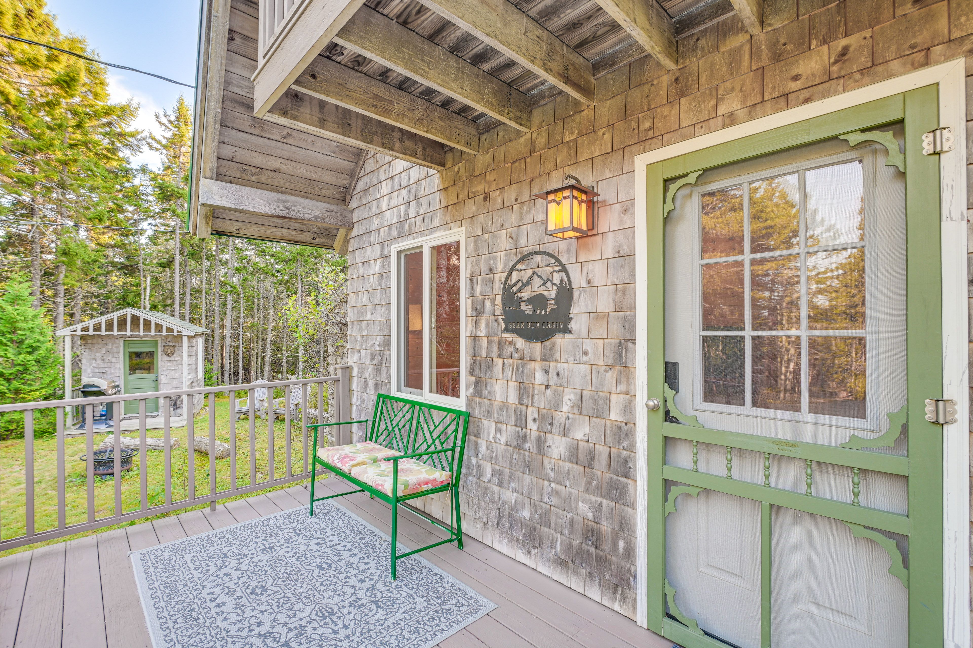 Private Entrance | Deck