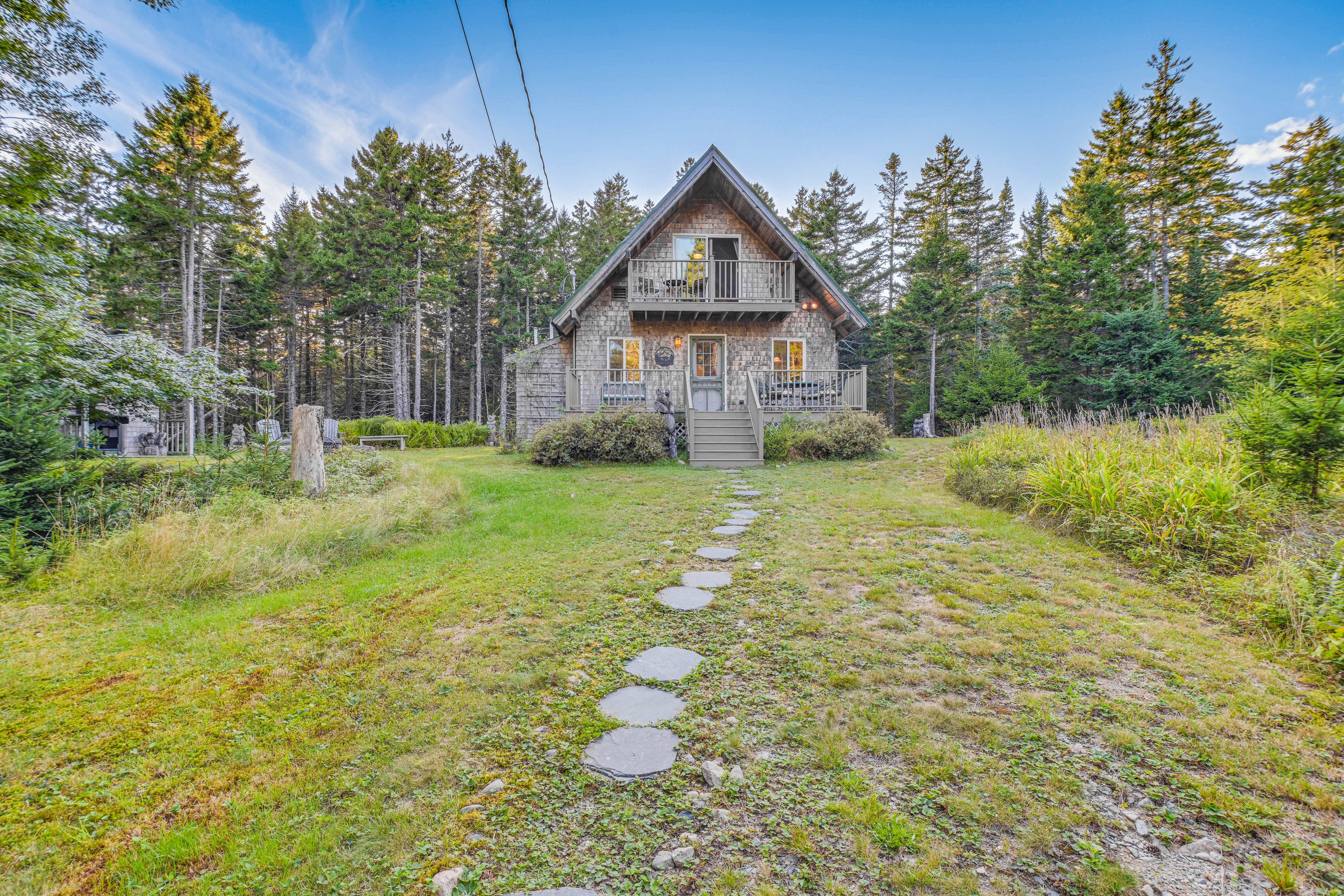 Cabin Exterior | Driveway Parking (4 Vehicles)